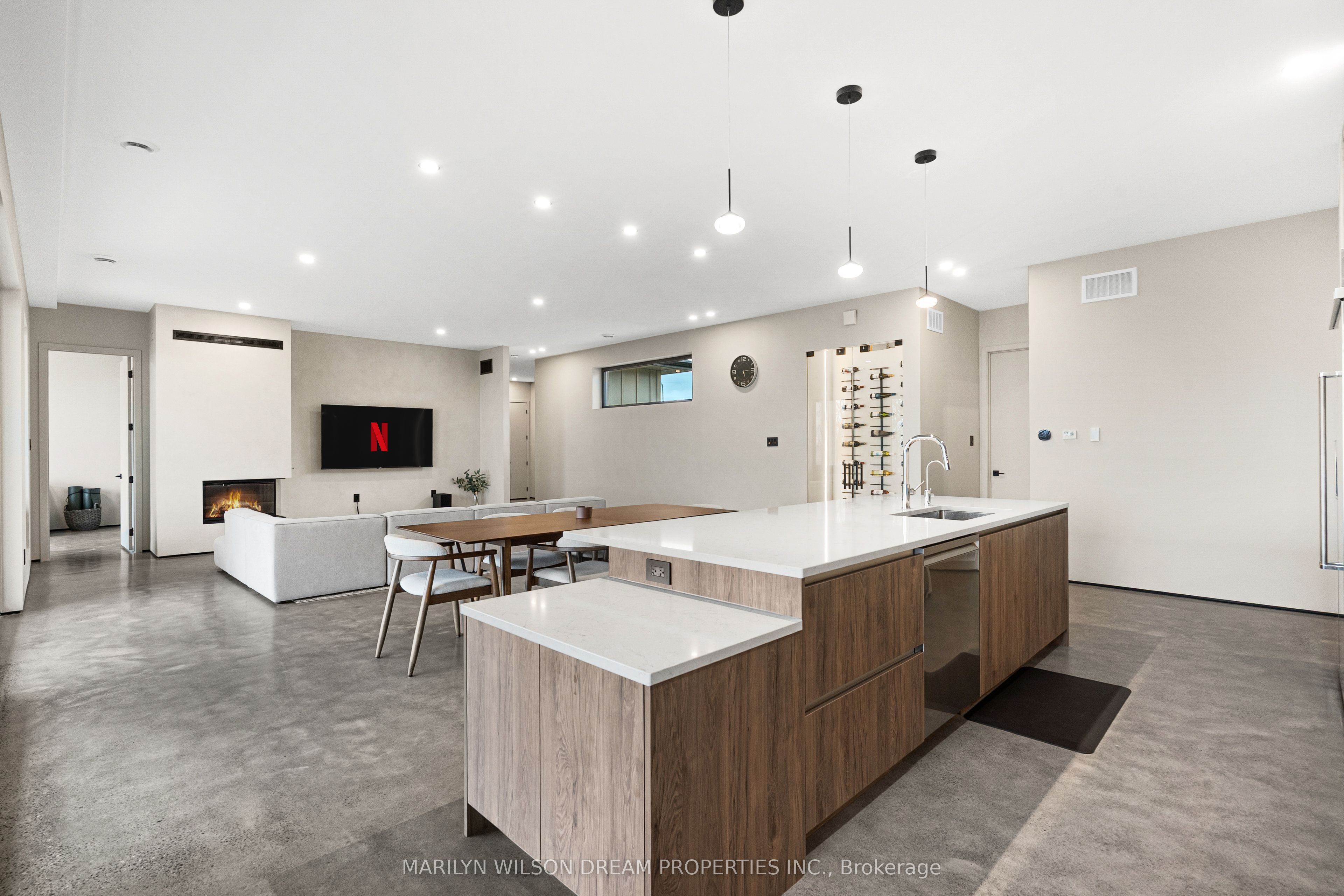 2486 Howe Island Drive Property Photo 18