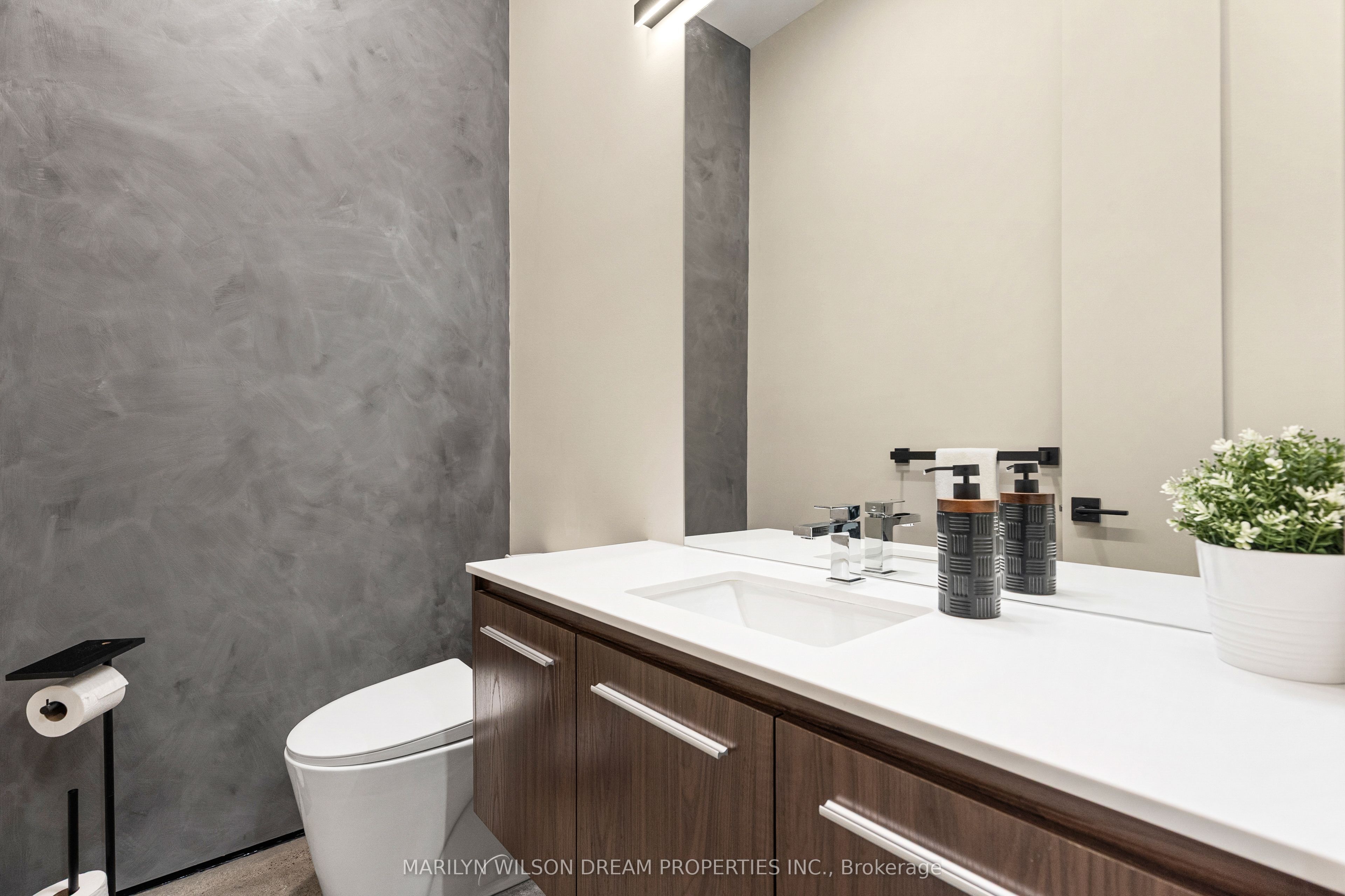 2486 Howe Island Drive Property Photo 41
