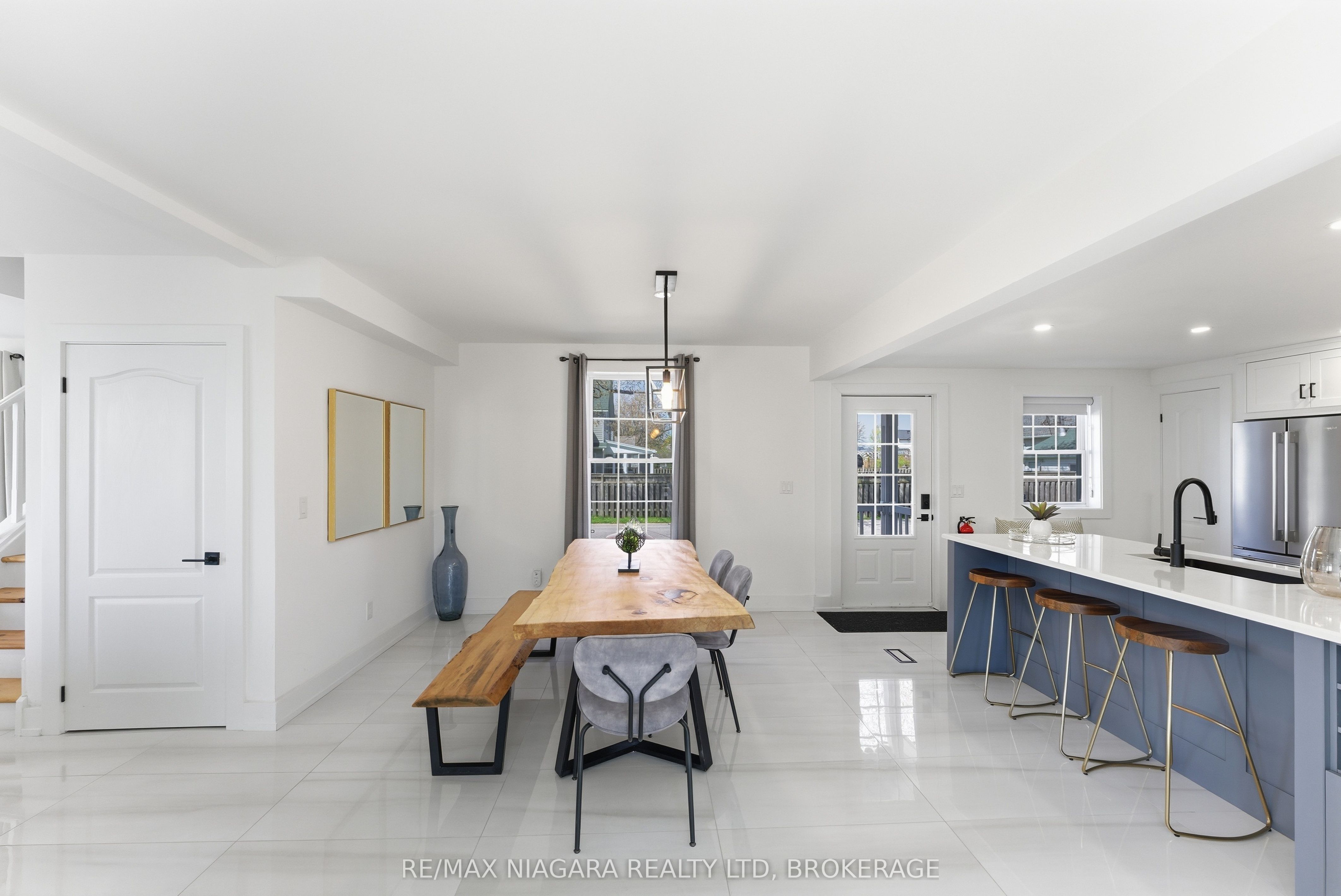 616 Lakeshore Road Property Photo 6