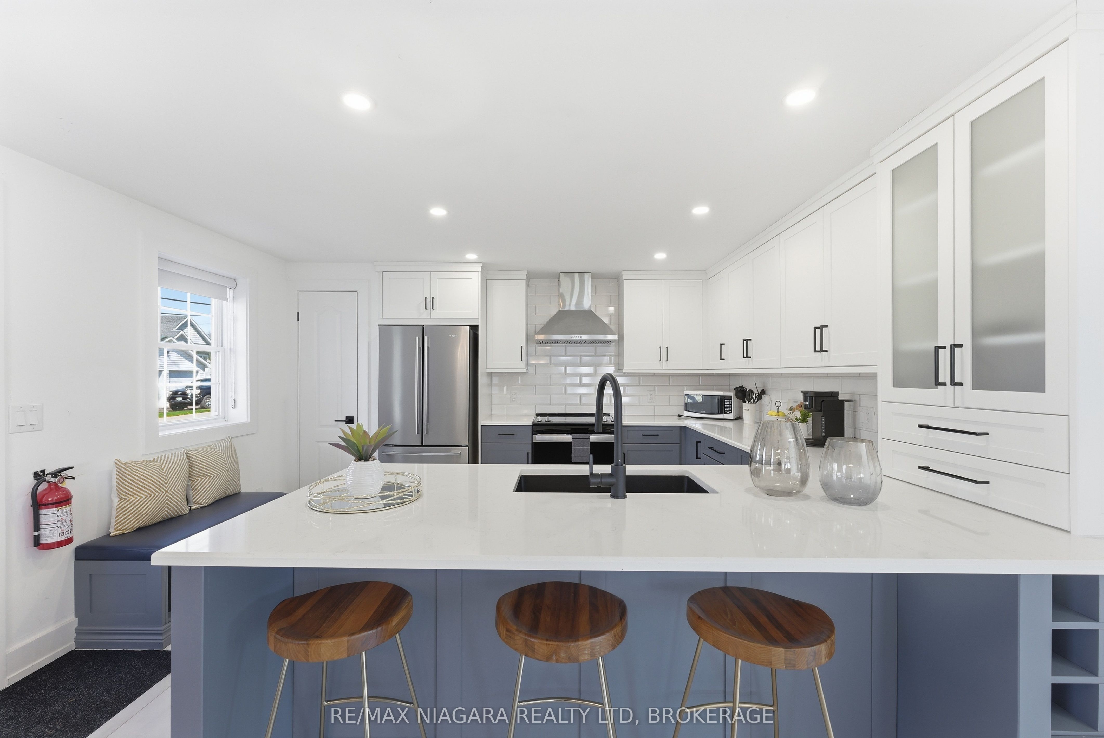 616 Lakeshore Road Property Photo 11