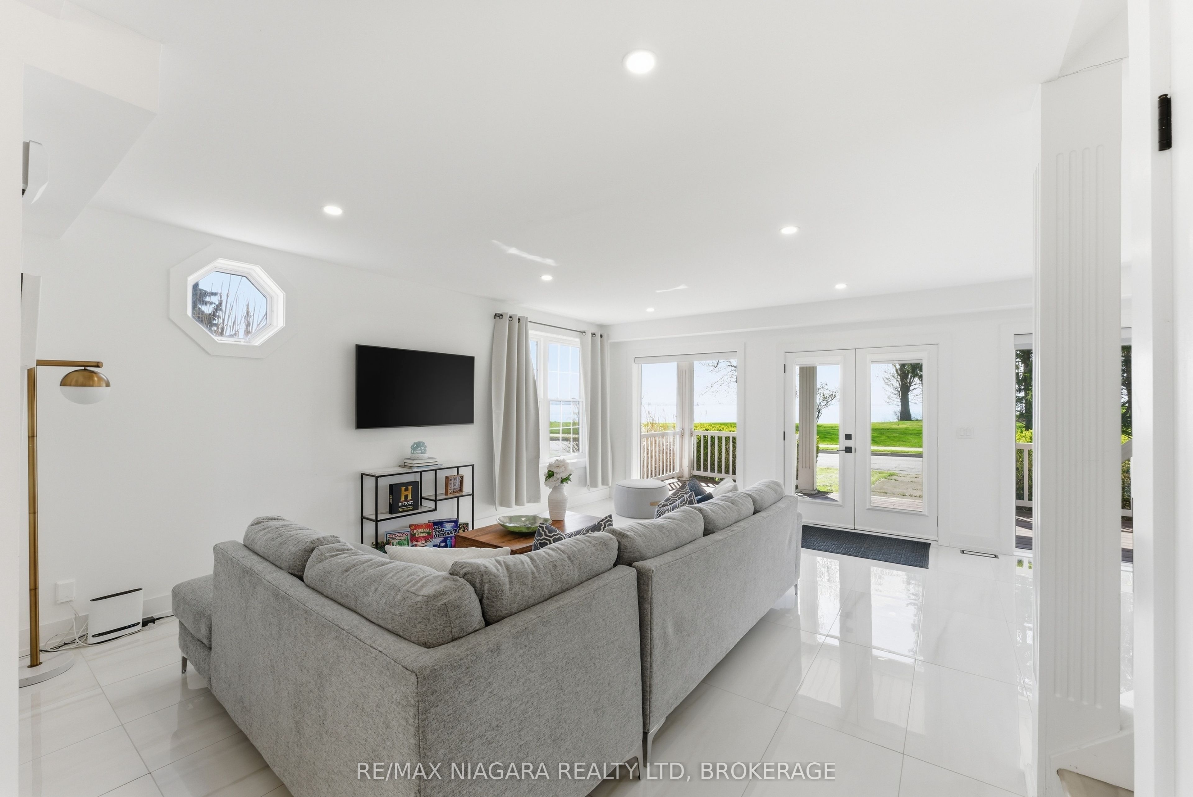 616 Lakeshore Road Property Photo 18