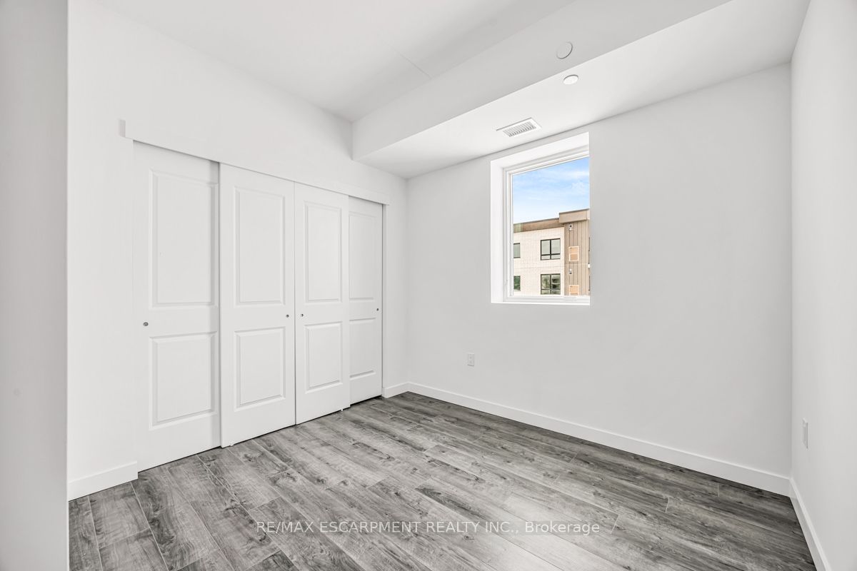 7549a Kalar Road 301 Property Photo 10