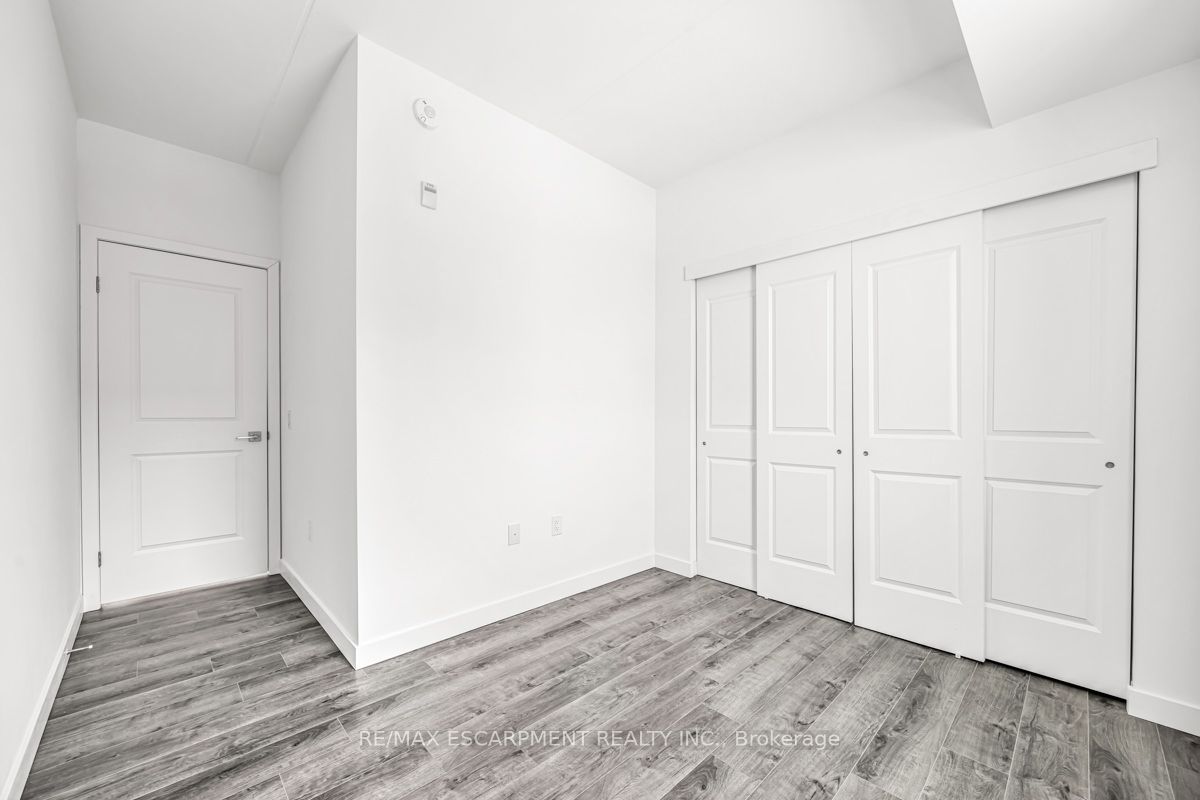 7549a Kalar Road 301 Property Photo 11