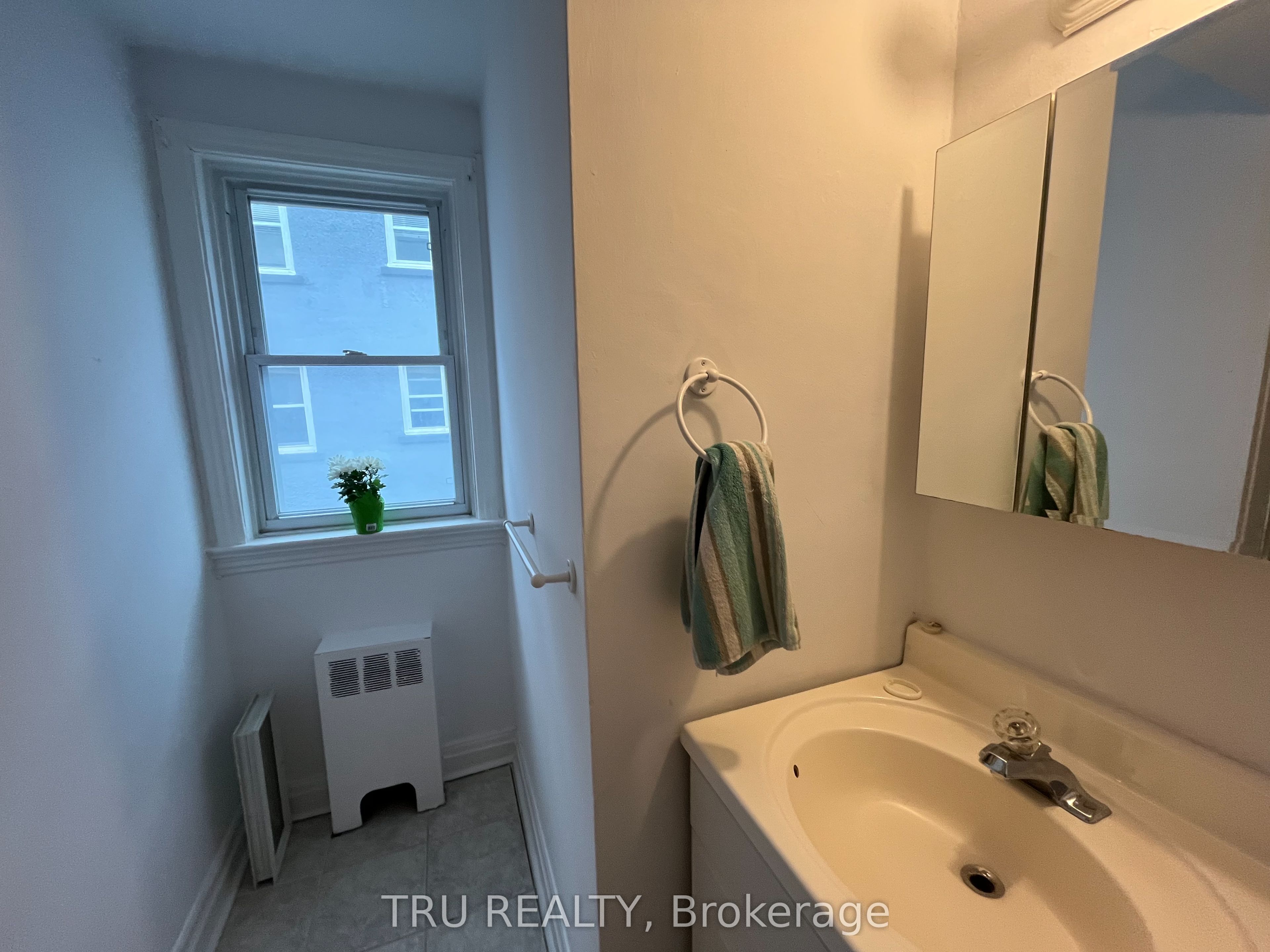 384 Blake Boulevard 3 Property Photo 6