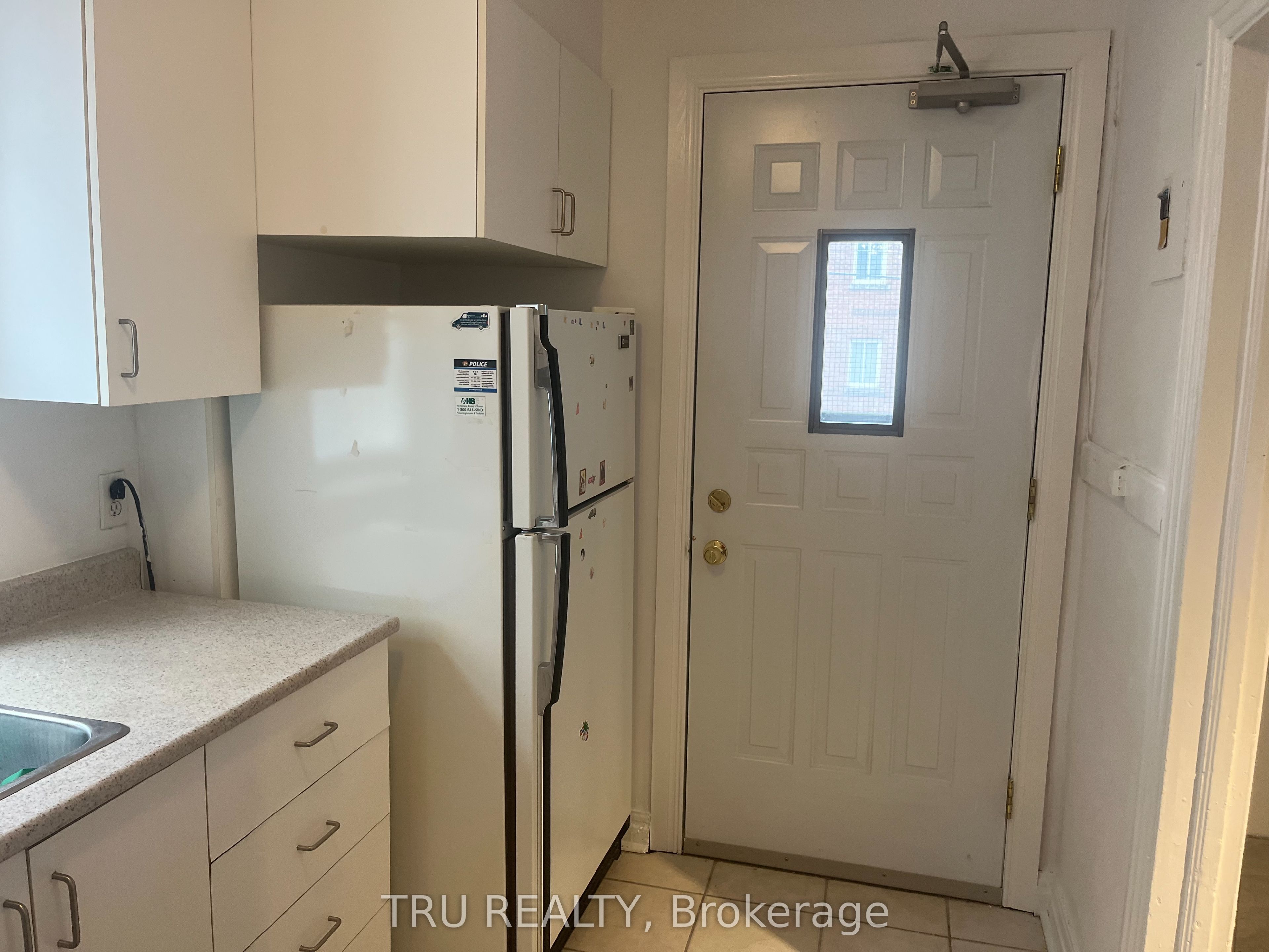 384 Blake Boulevard 3 Property Photo 9