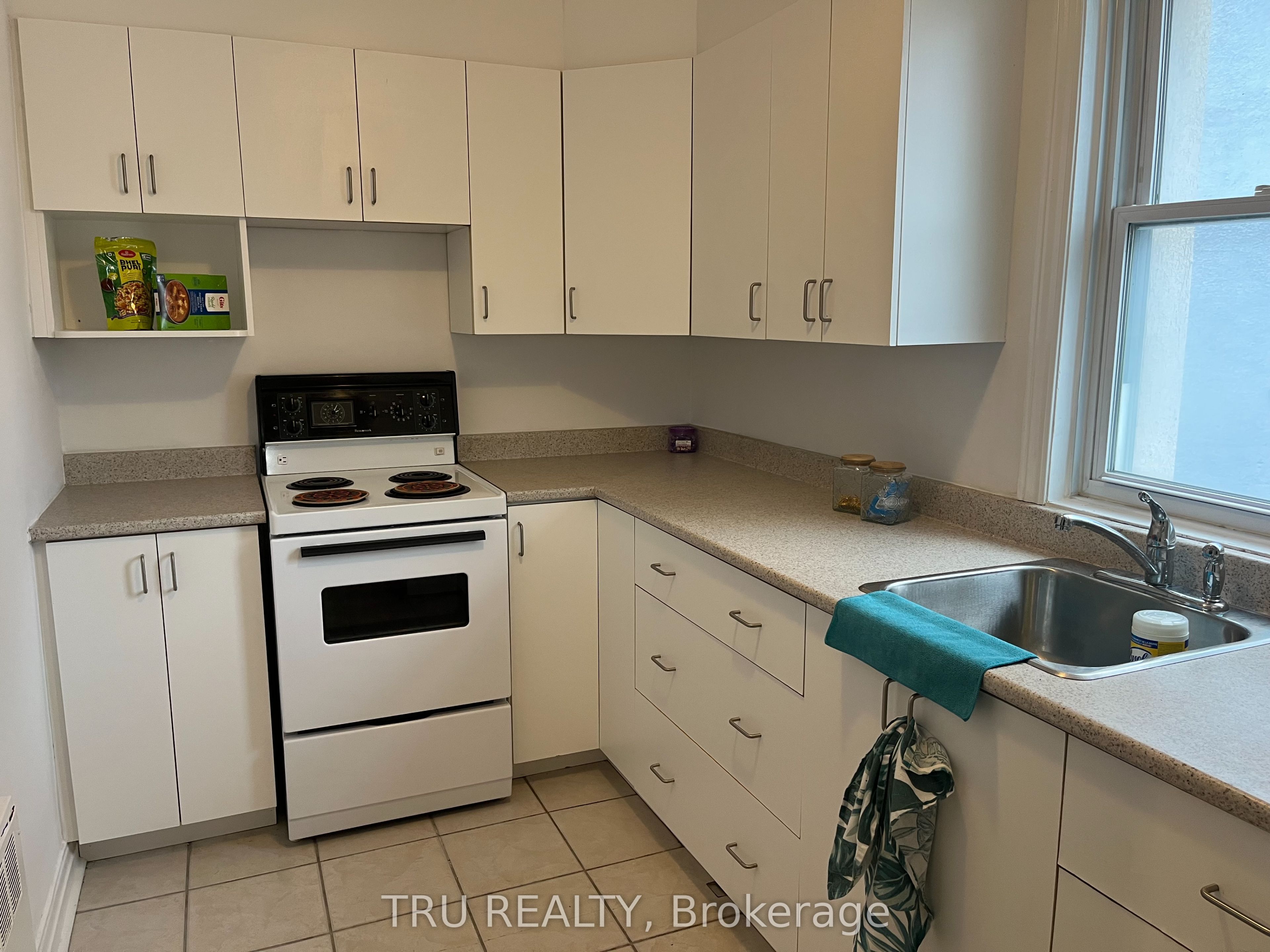 384 Blake Boulevard 3 Property Photo 12