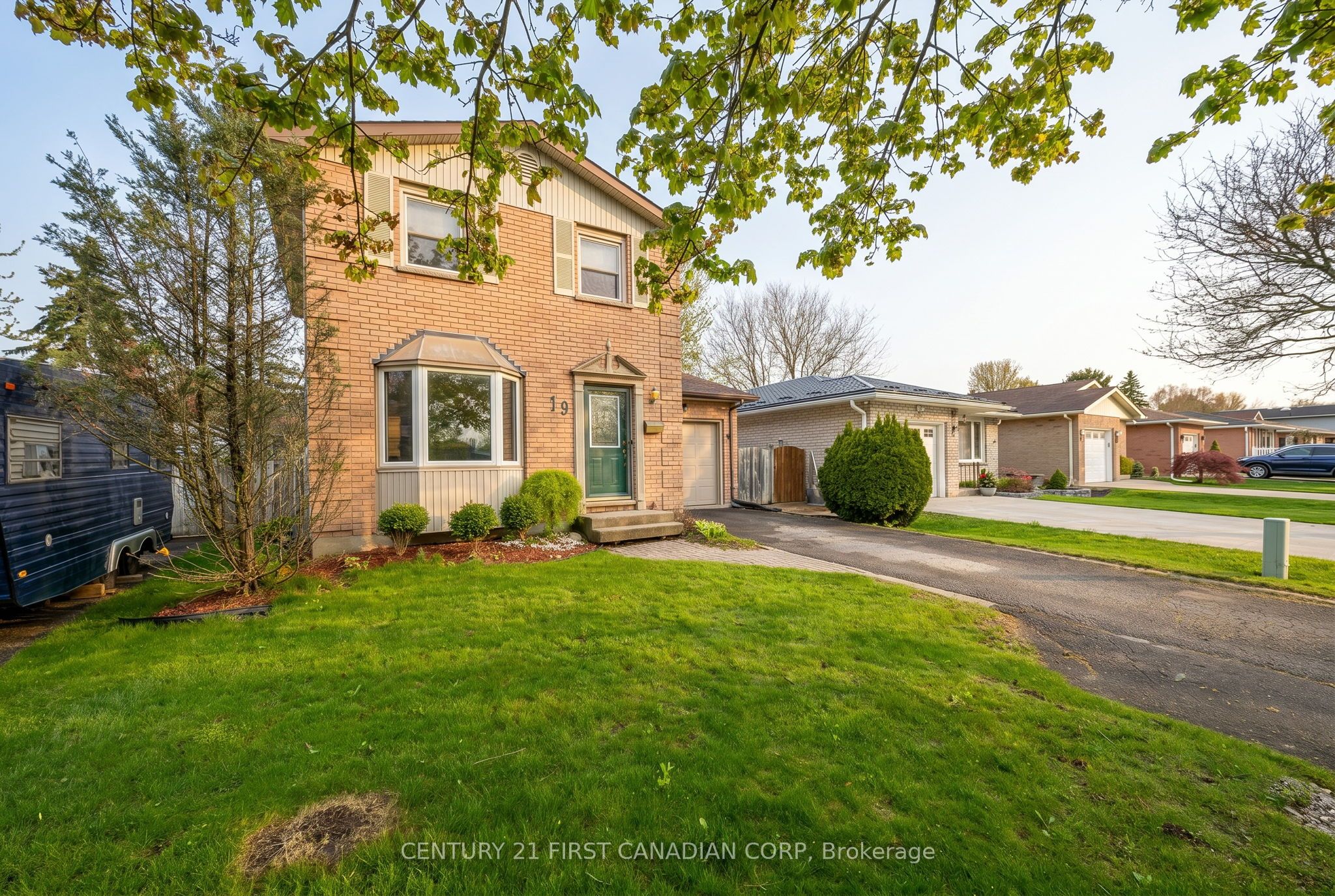 19 Clara Crescent Property Photo 2