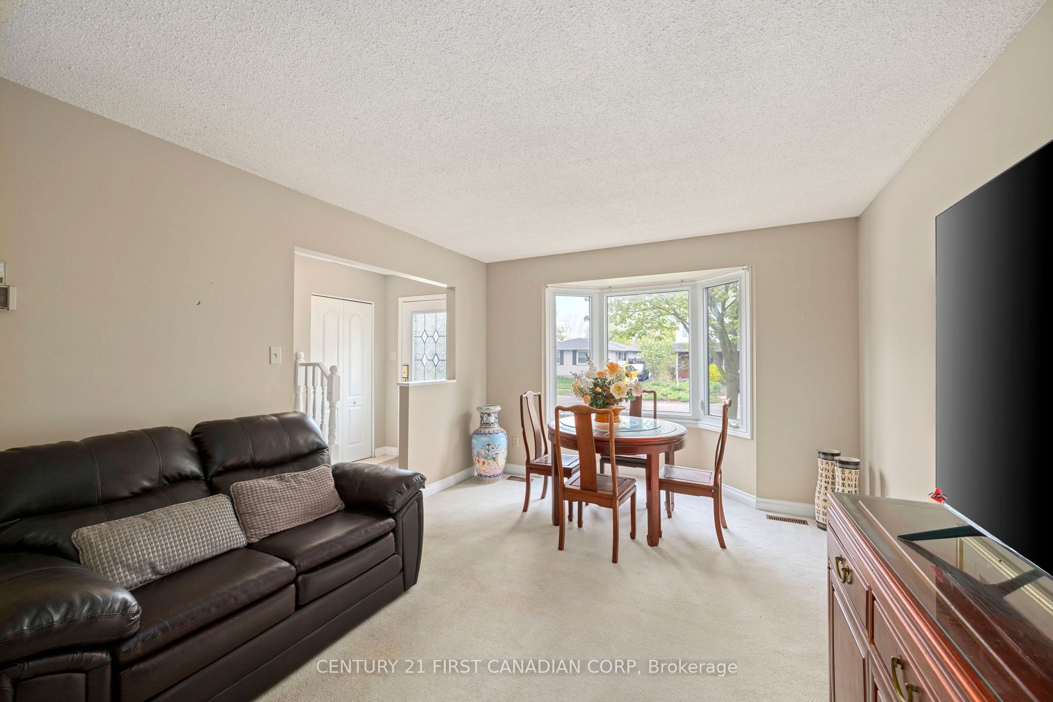 19 Clara Crescent Property Photo 8