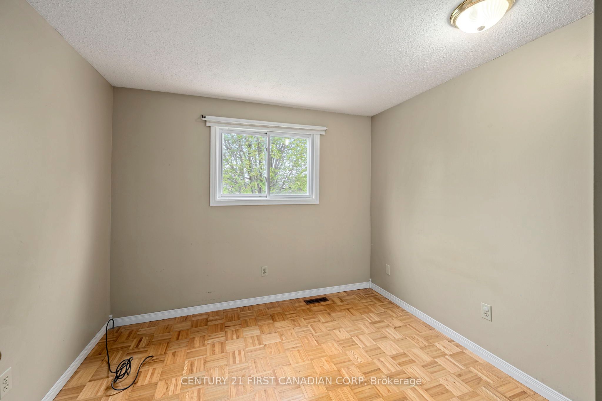 19 Clara Crescent Property Photo 20