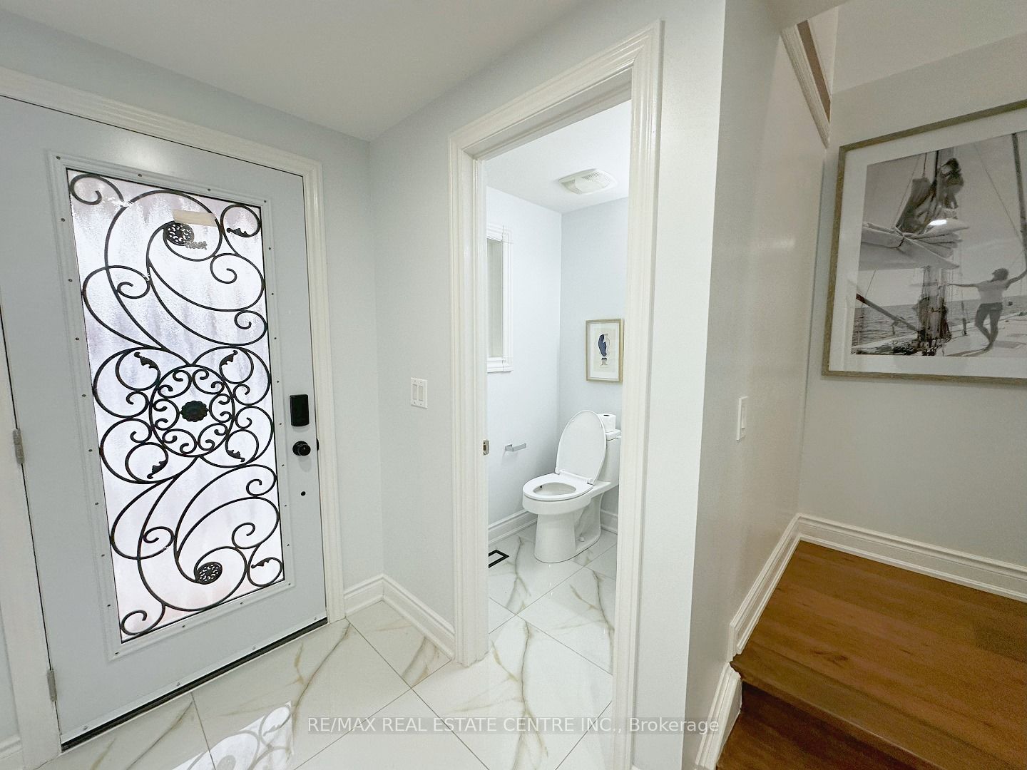 498 Bankside Drive Property Photo 3