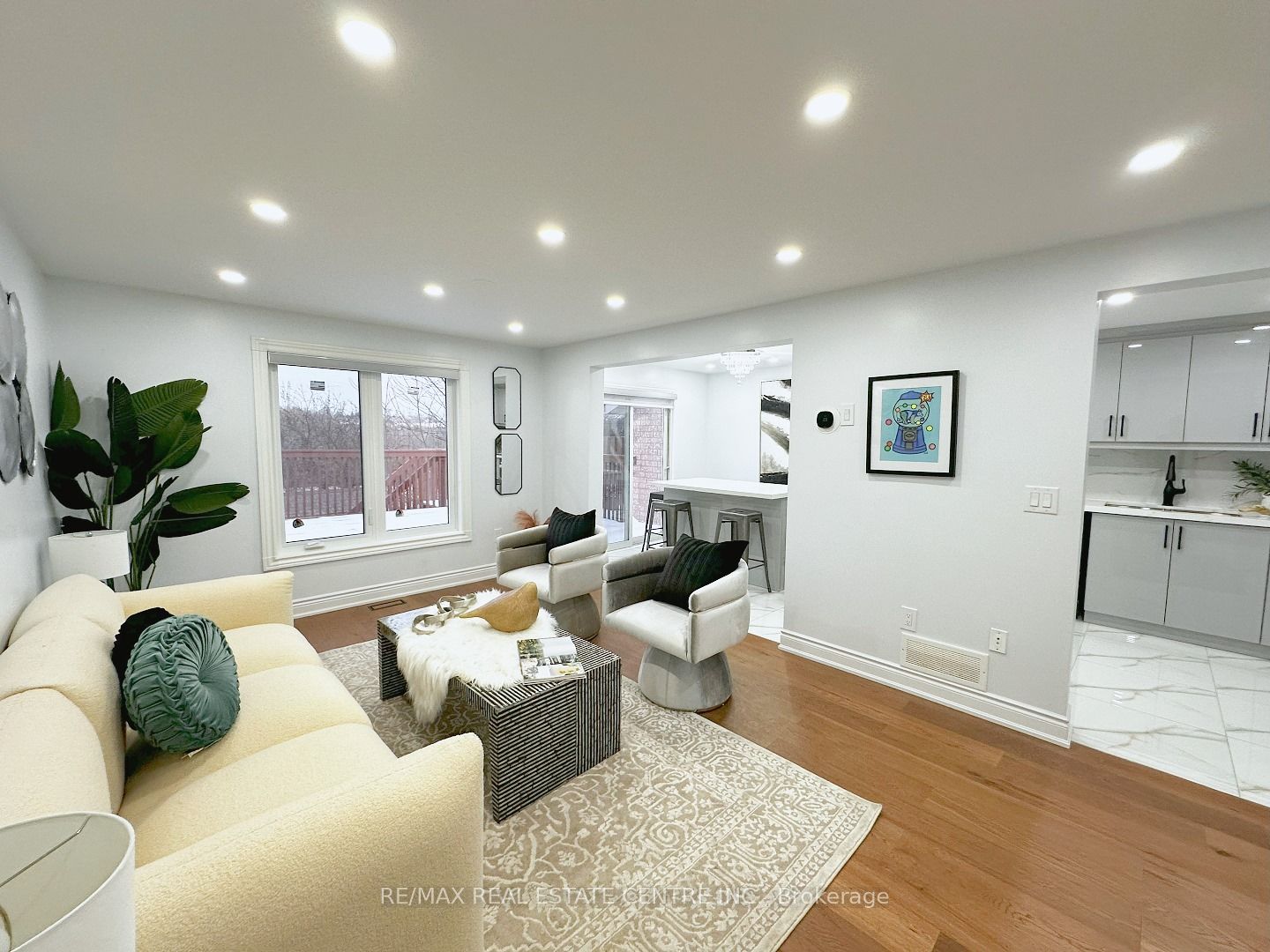 498 Bankside Drive Property Photo 7
