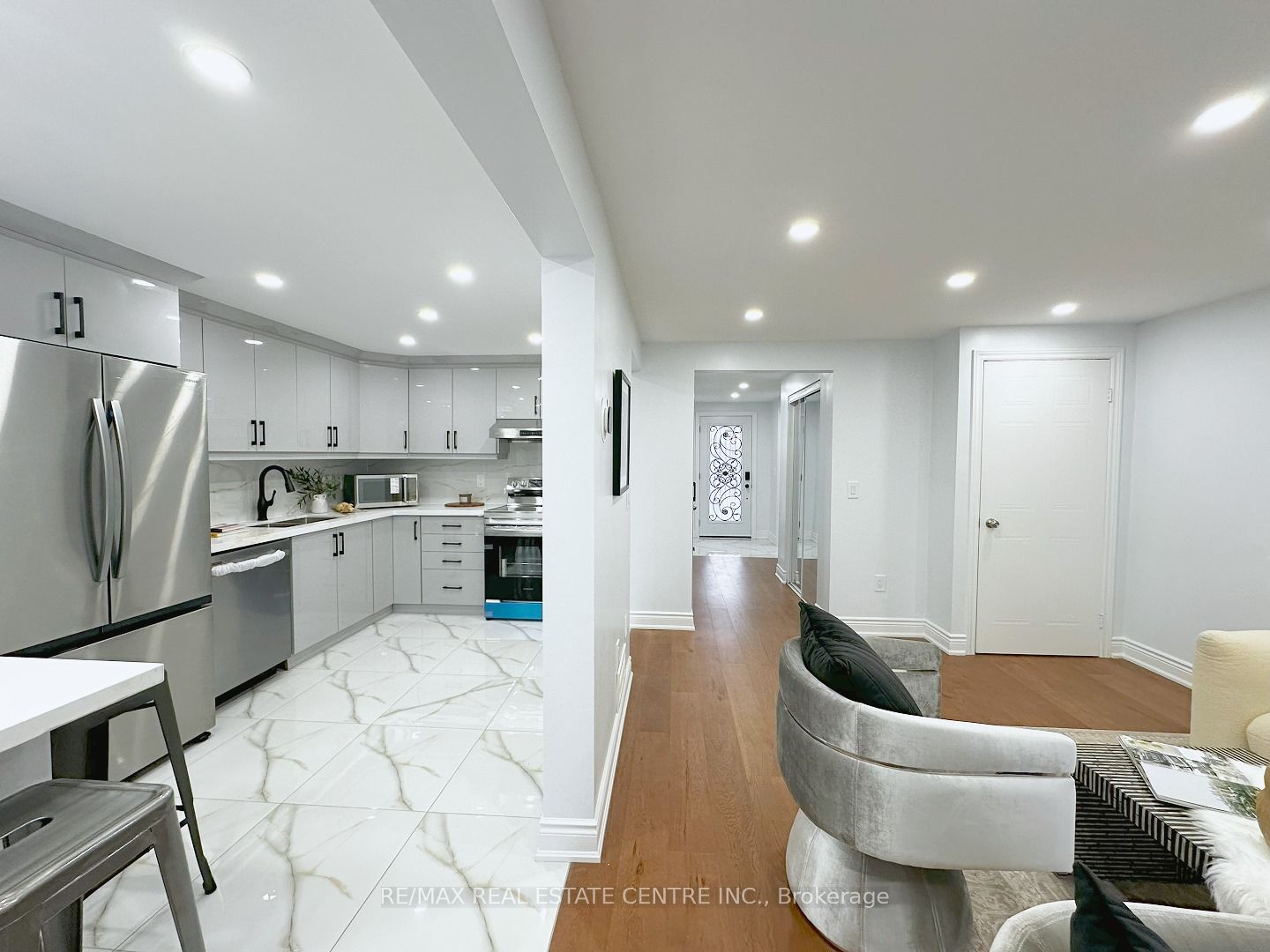 498 Bankside Drive Property Photo 9