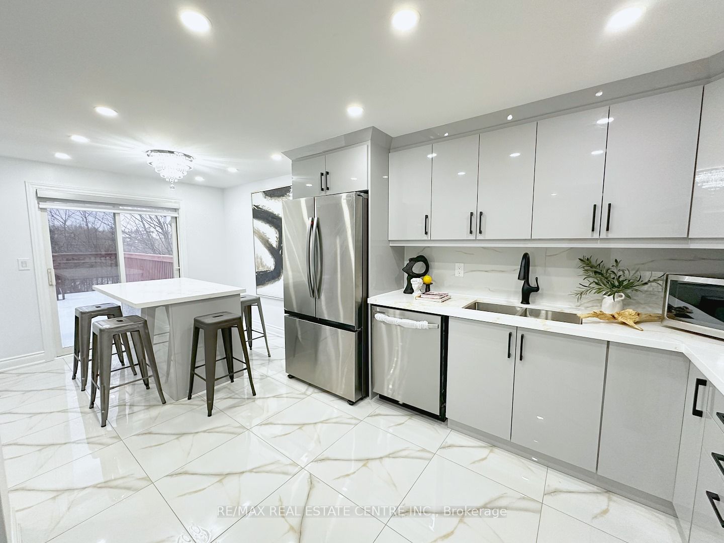 498 Bankside Drive Property Photo 10