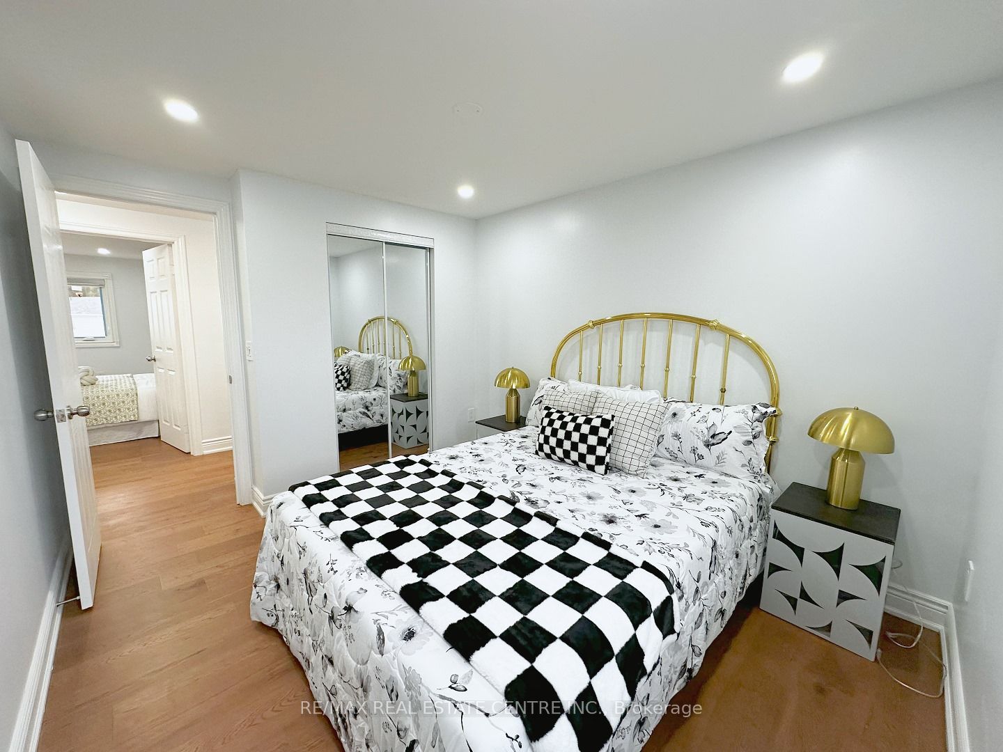 498 Bankside Drive Property Photo 16