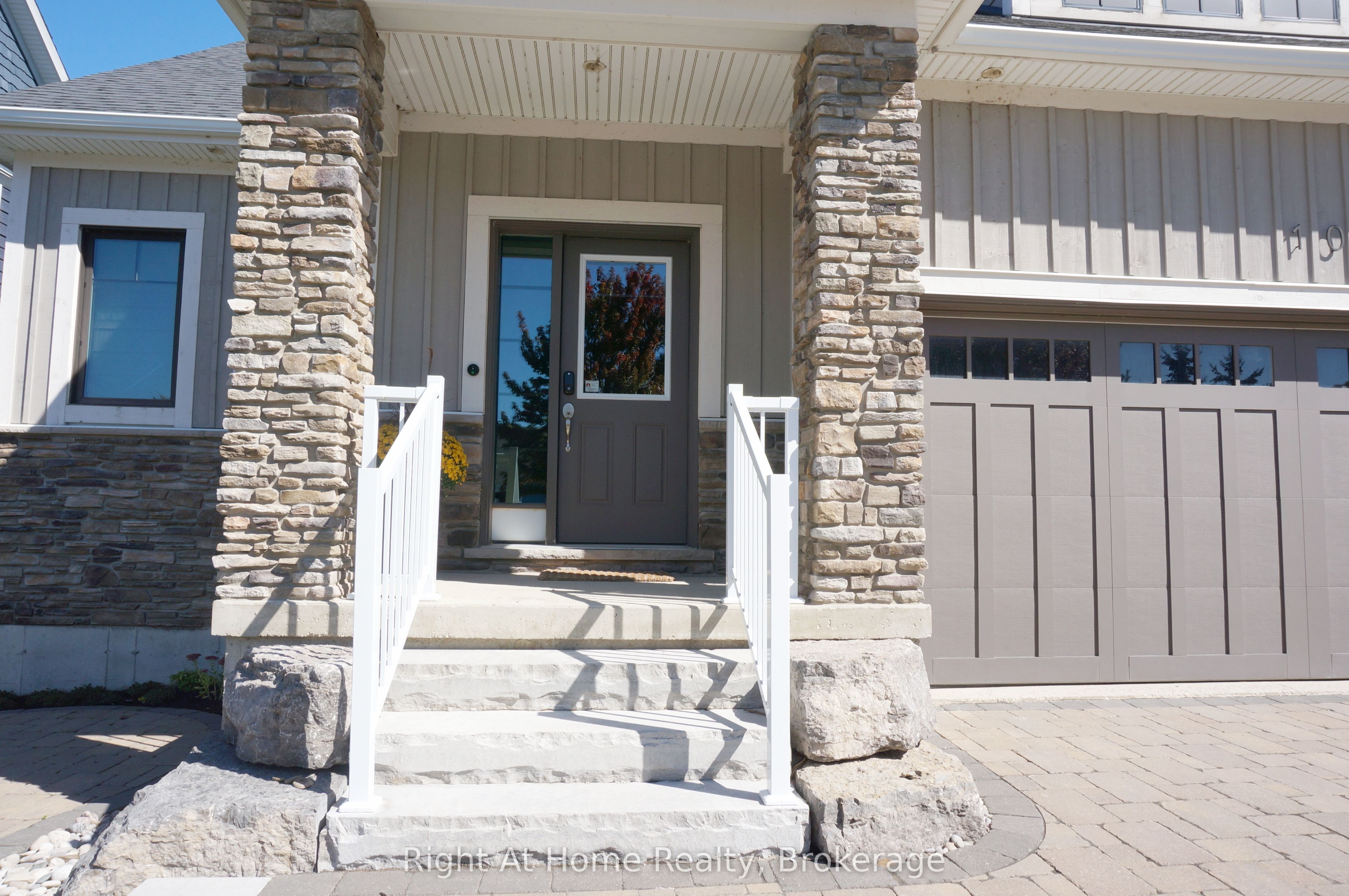 107 Beacon Drive Property Photo 2