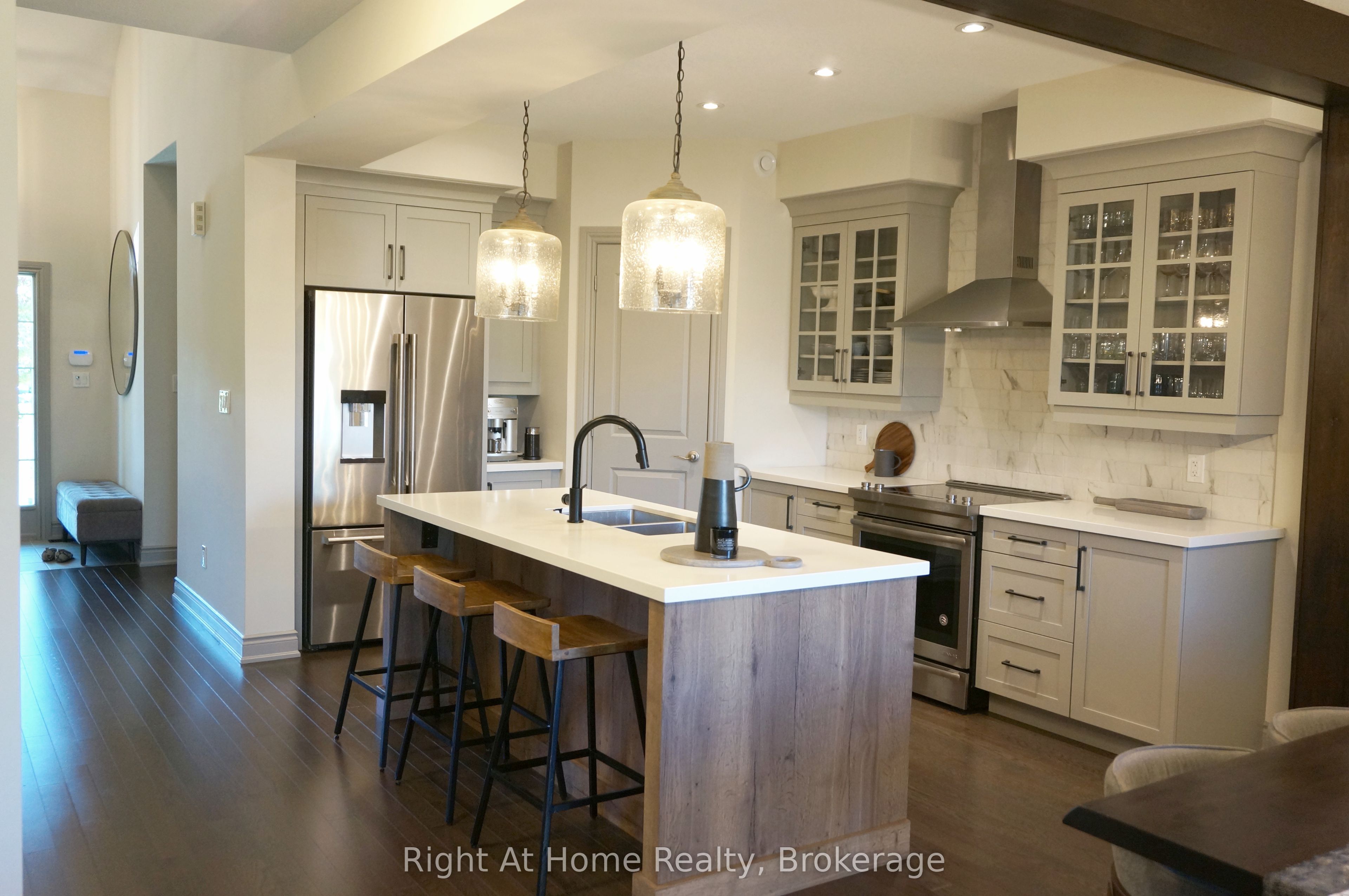 107 Beacon Drive Property Photo 6