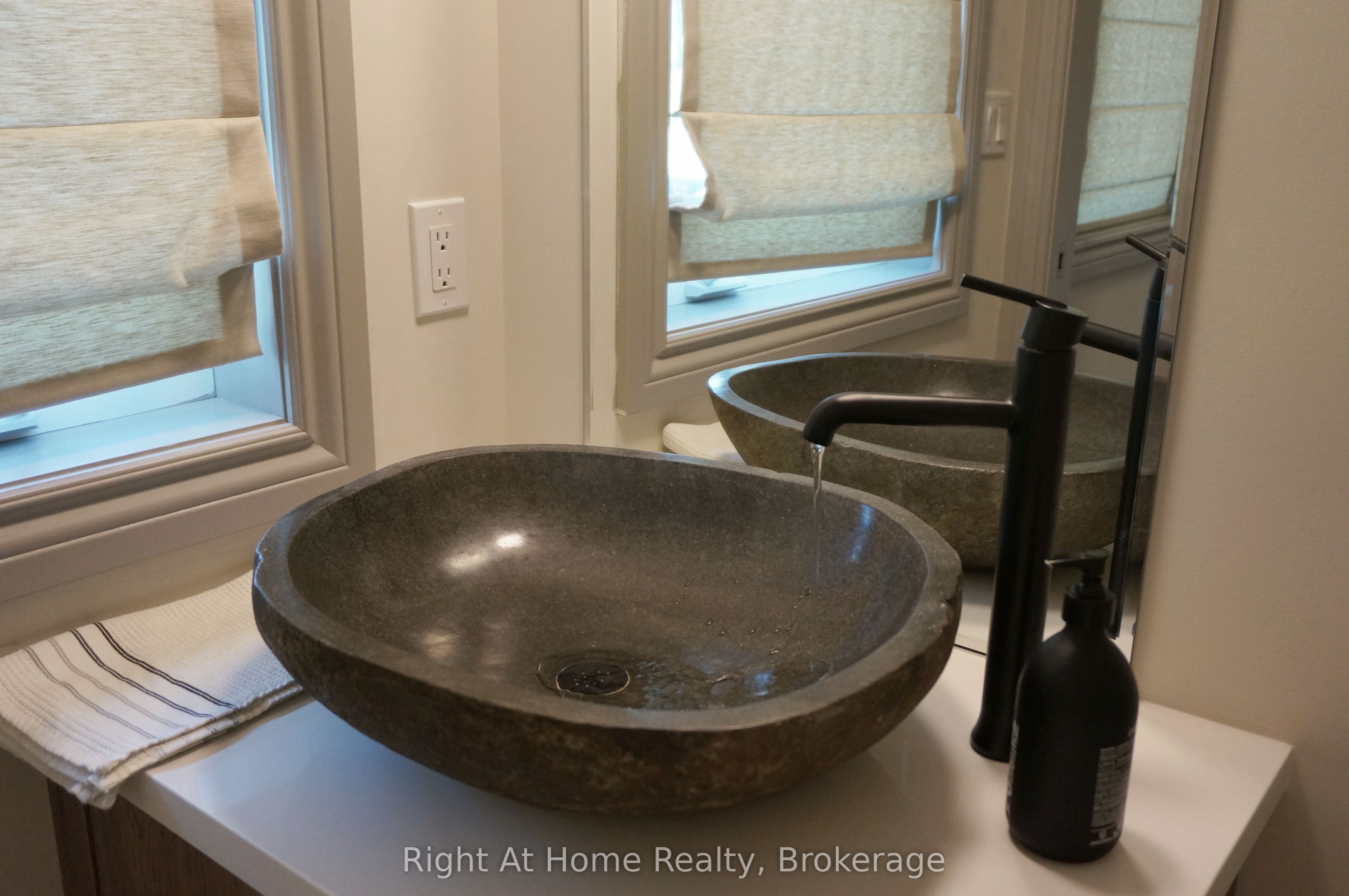 107 Beacon Drive Property Photo 10