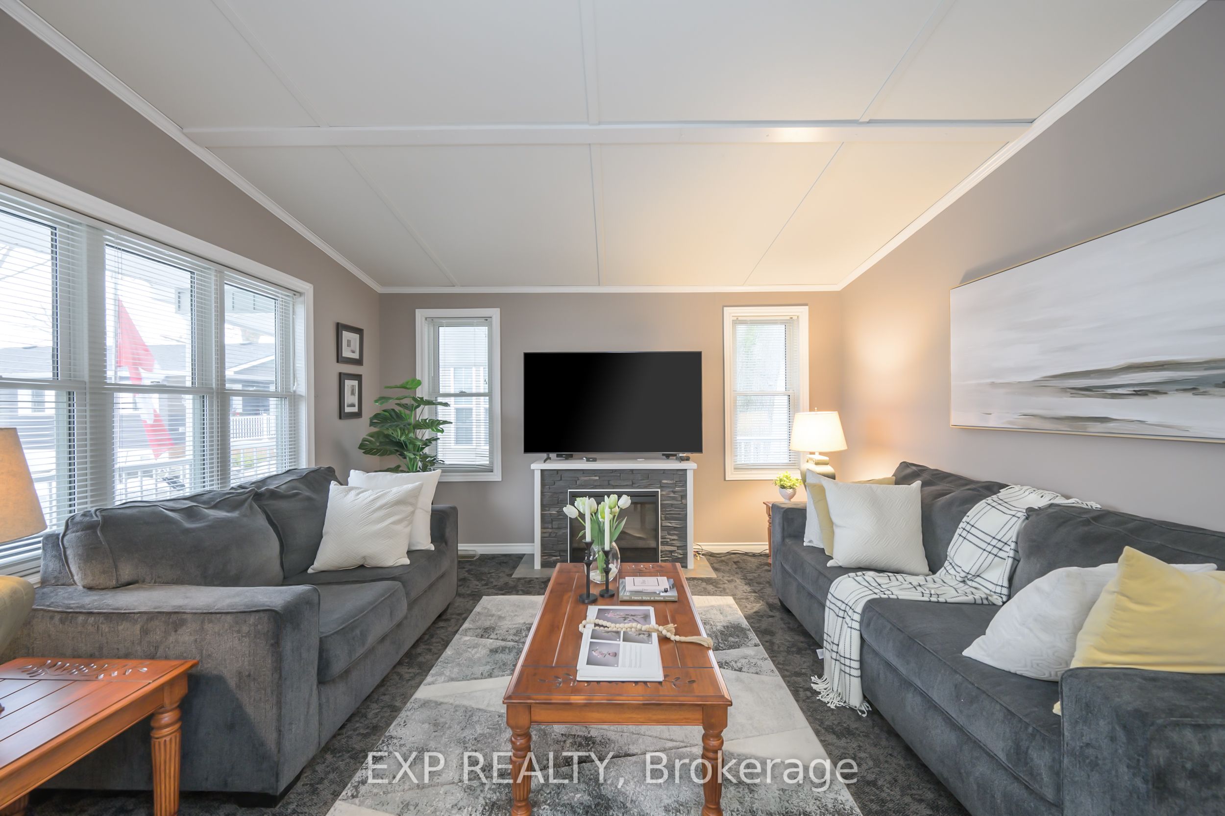 22790 Amiens Road 51 Property Photo 10