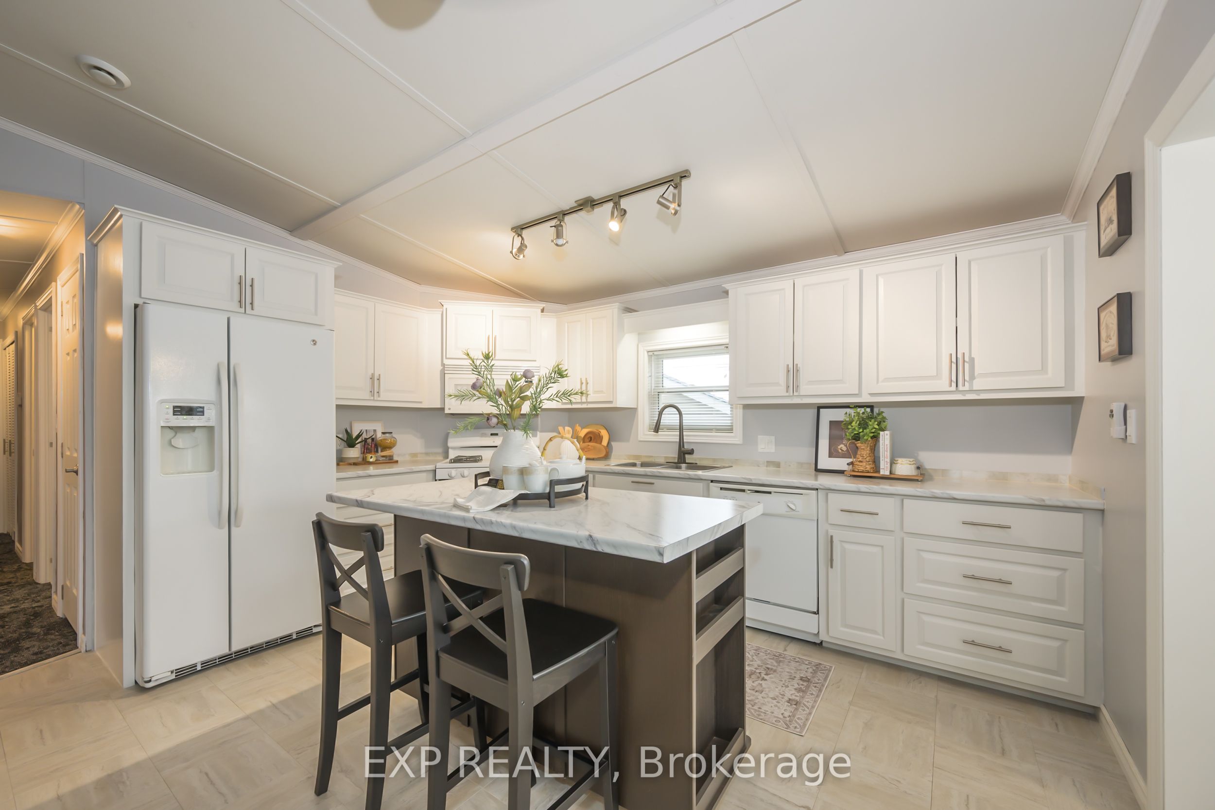 22790 Amiens Road 51 Property Photo 13