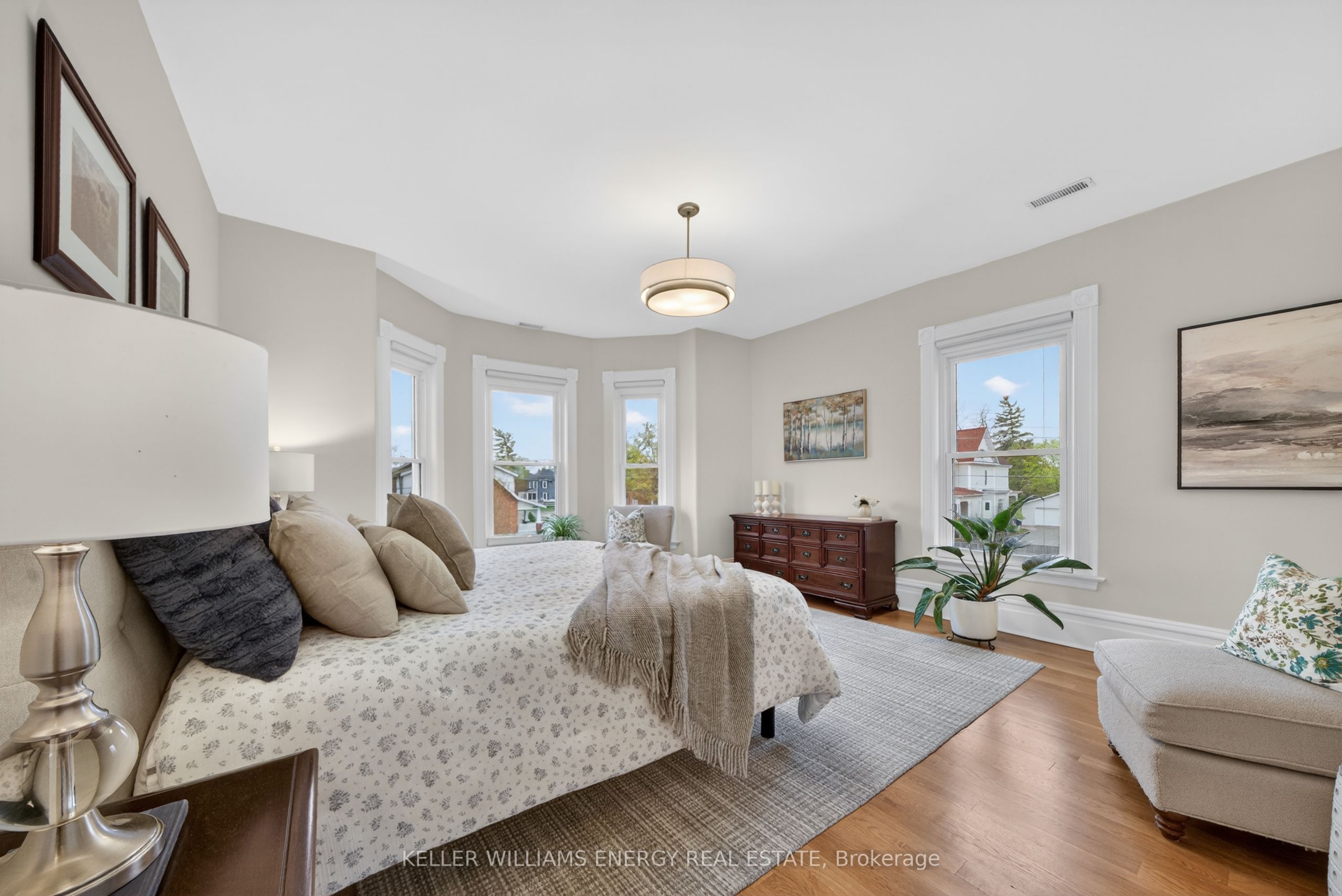 4 Pine Street Property Photo 28