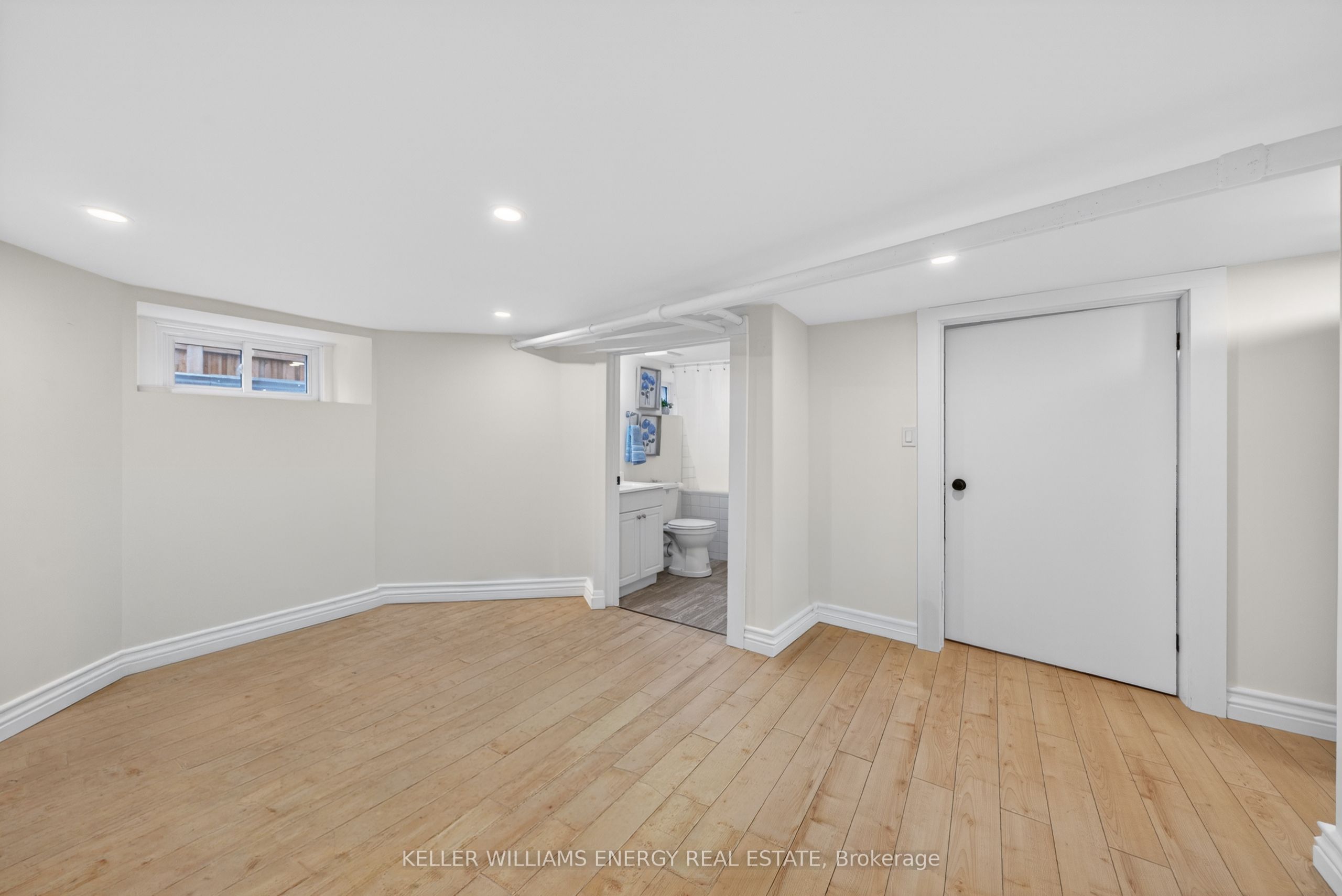4 Pine Street Property Photo 42