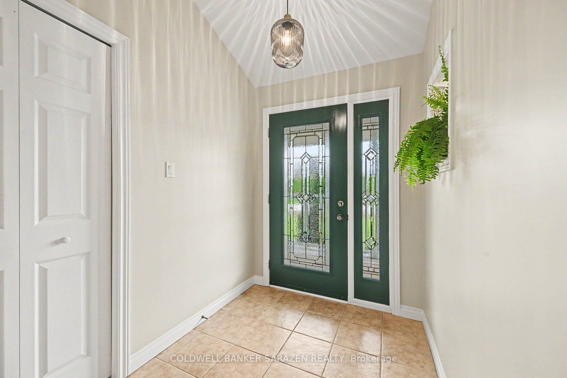 162 Erindale Avenue Property Photo 8