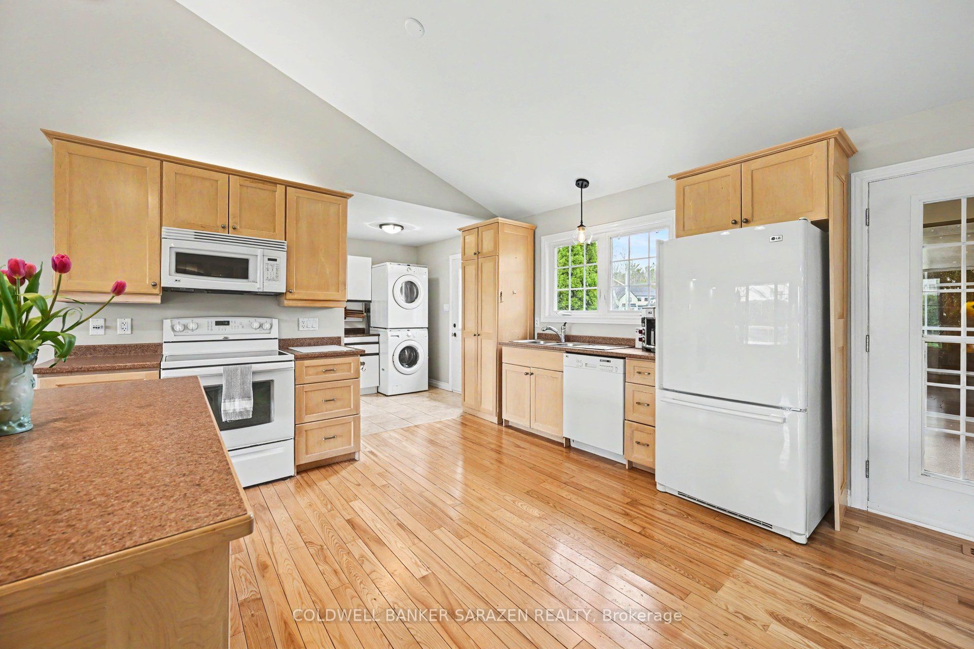 162 Erindale Avenue Property Photo 10