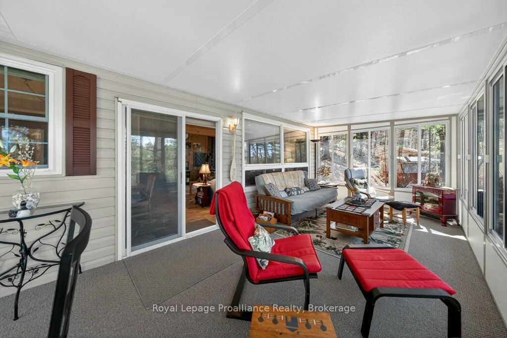 1038a Brown's Lane Property Photo 15