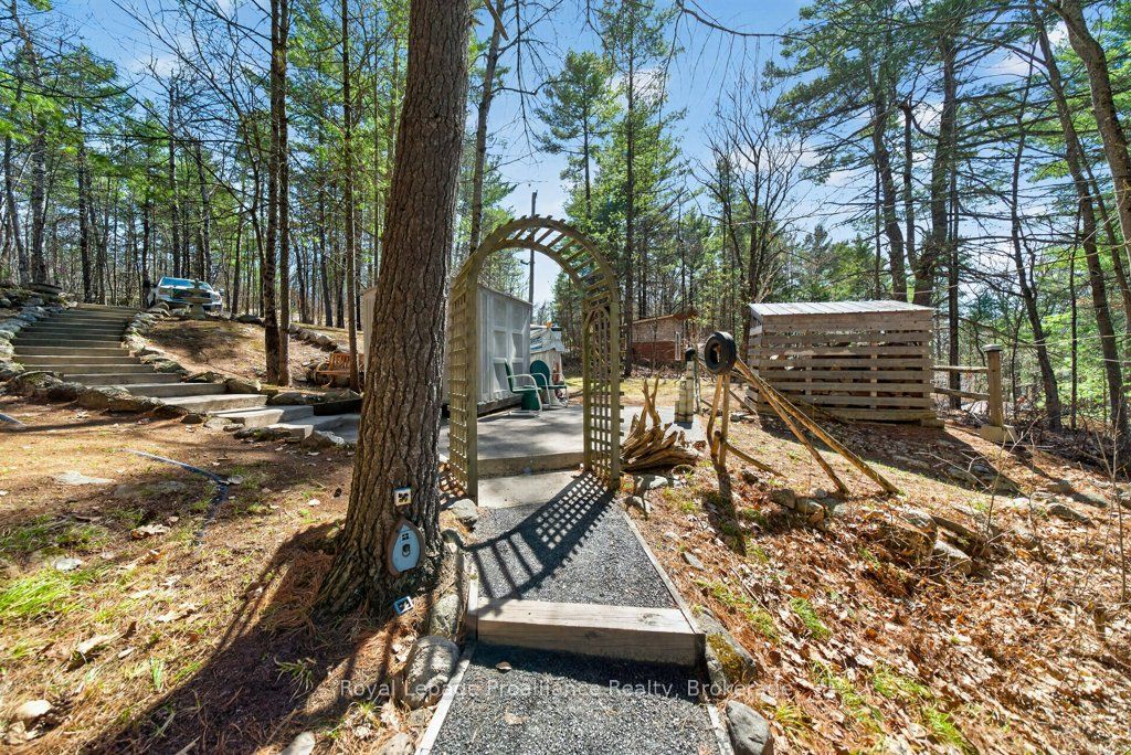 1038a Brown's Lane Property Photo 33