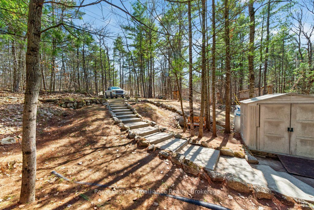 1038a Brown's Lane Property Photo 34