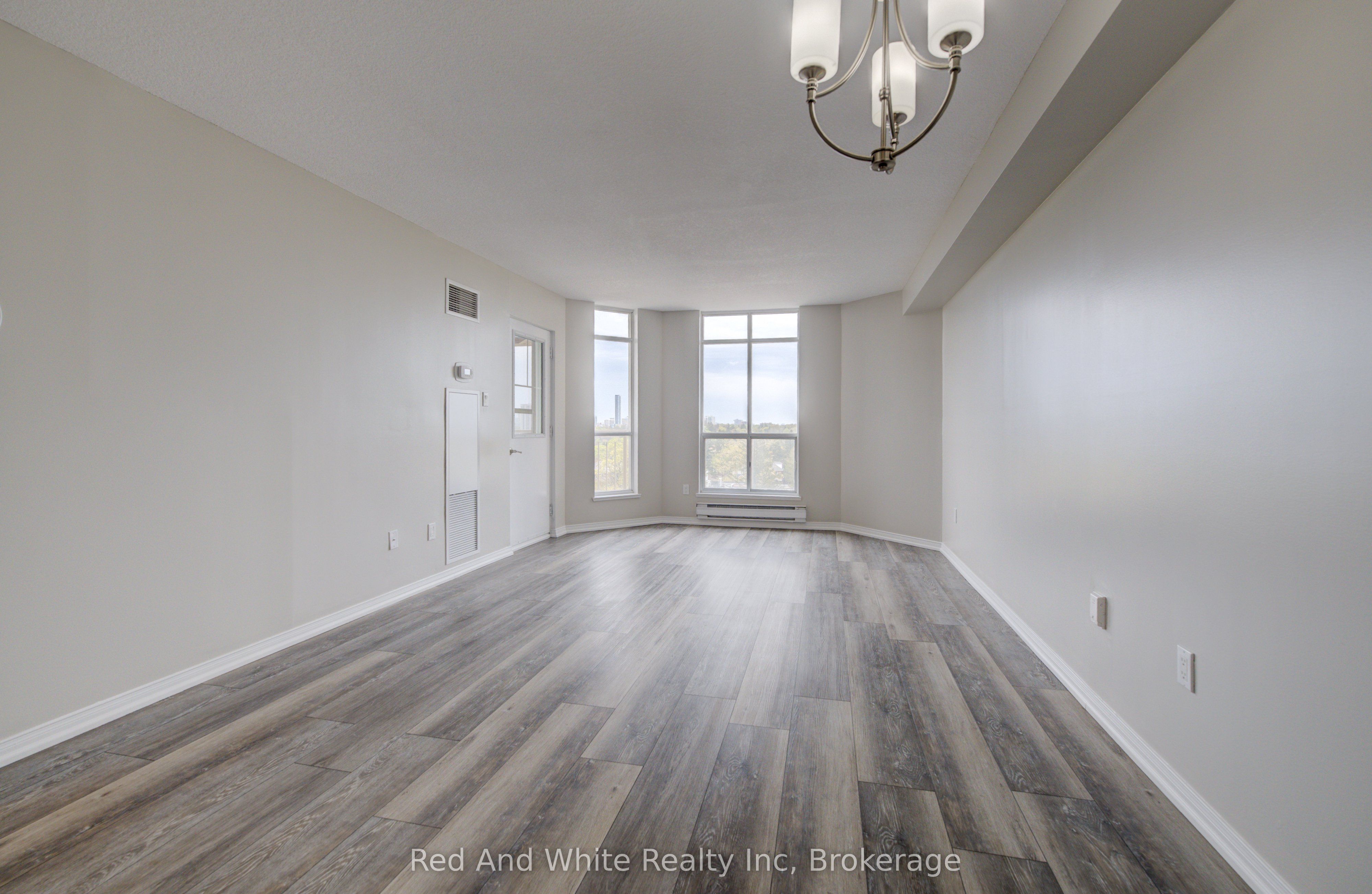 1414 King Street E 802 Property Photo 12