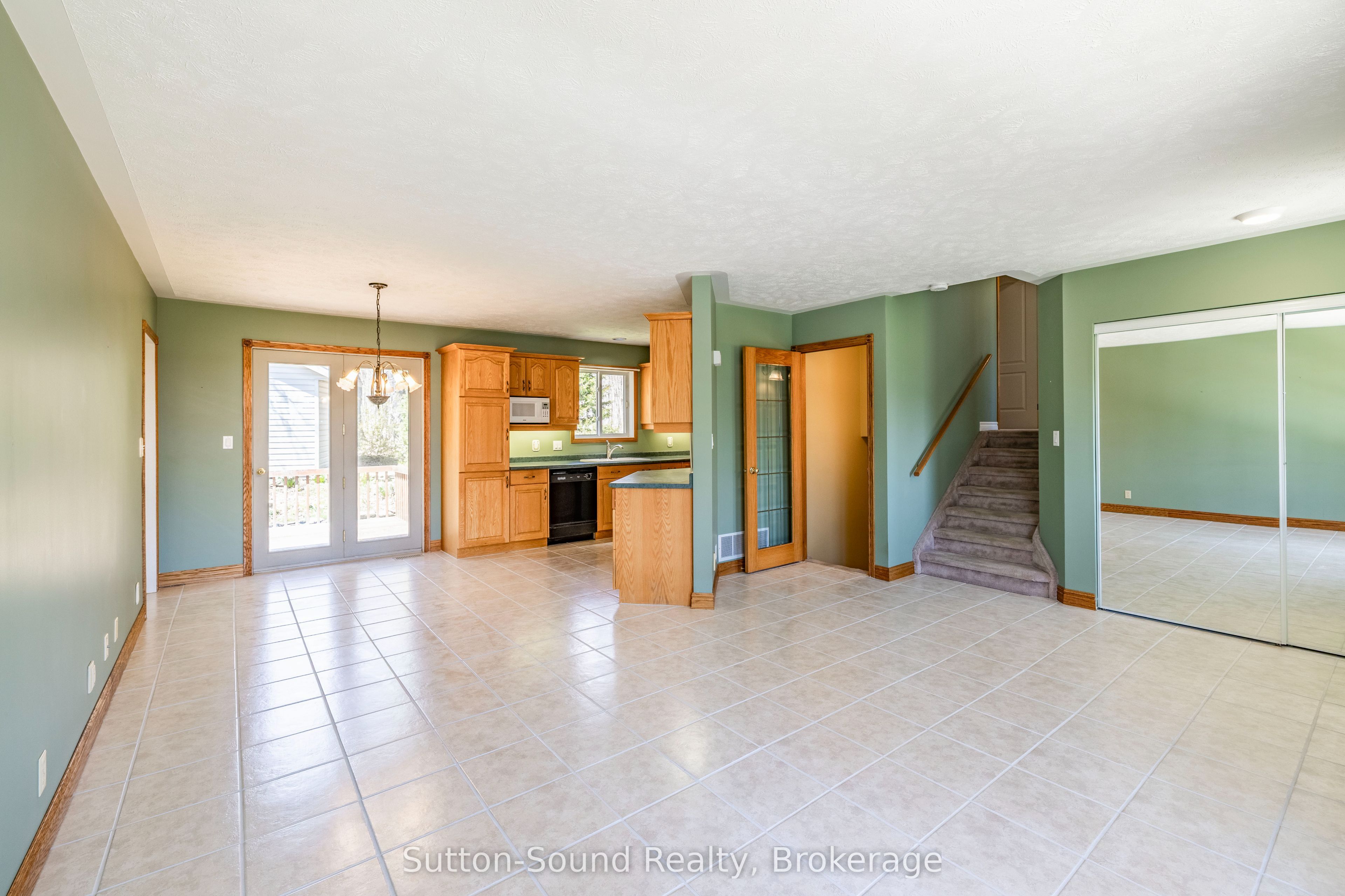 126 Alexandria Street Property Photo 6
