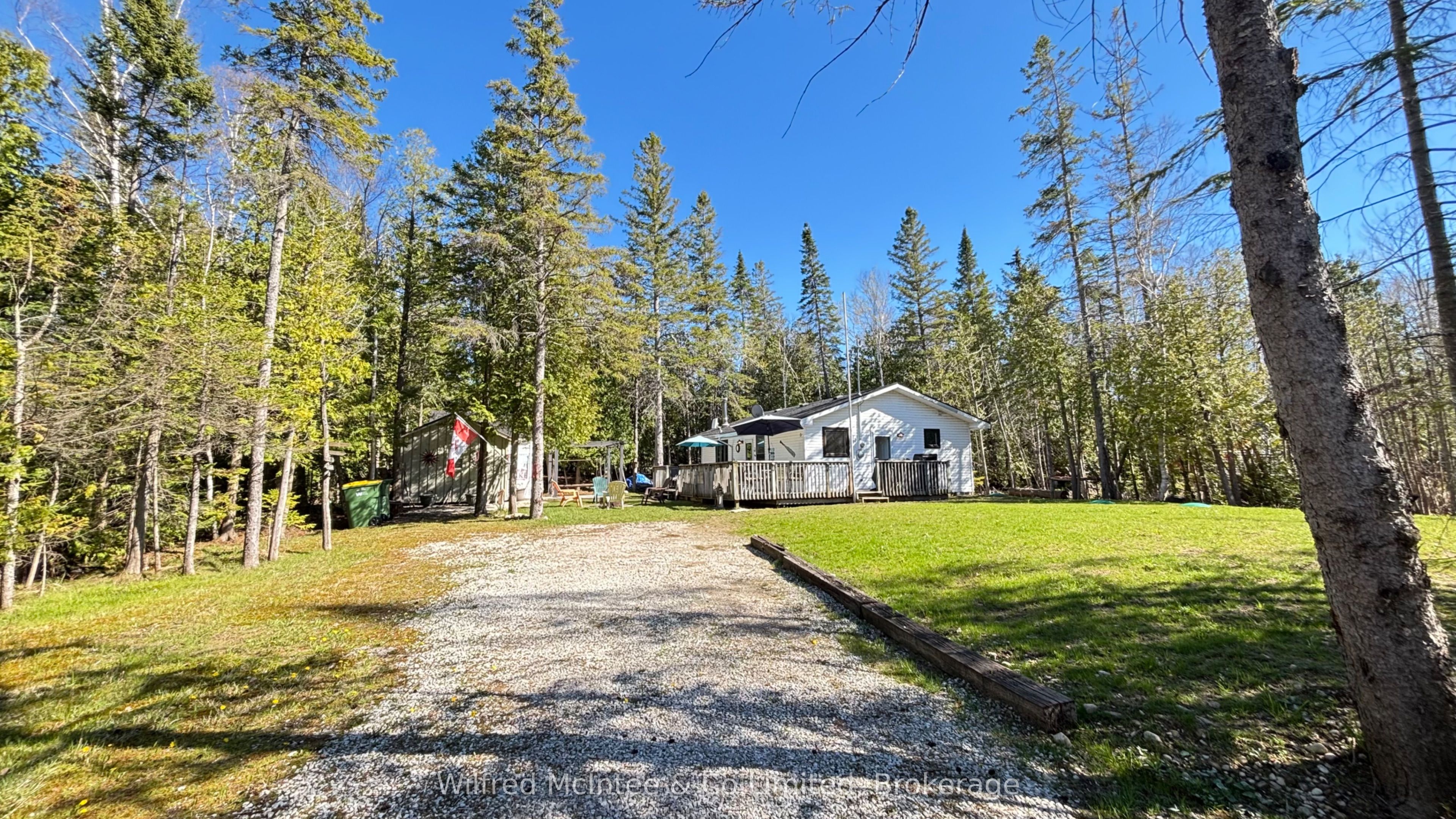 26 Thompson Avenue Property Photo 1