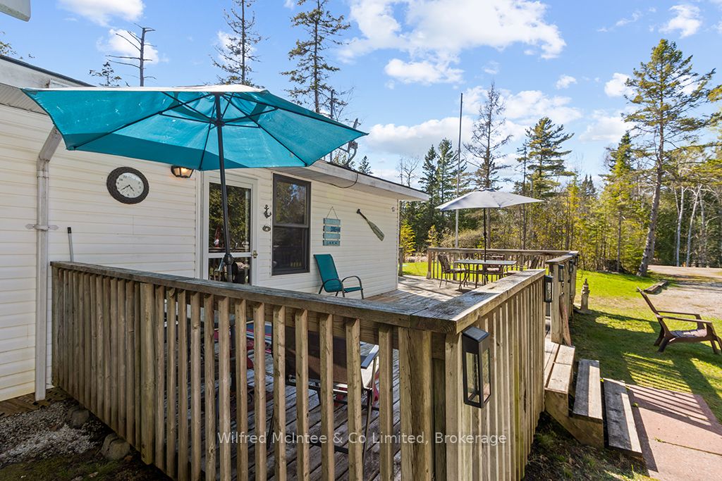 26 Thompson Avenue Property Photo 4
