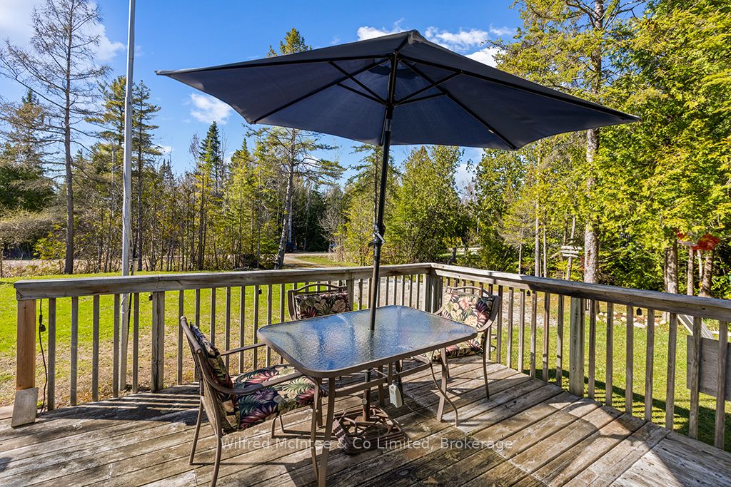 26 Thompson Avenue Property Photo 5