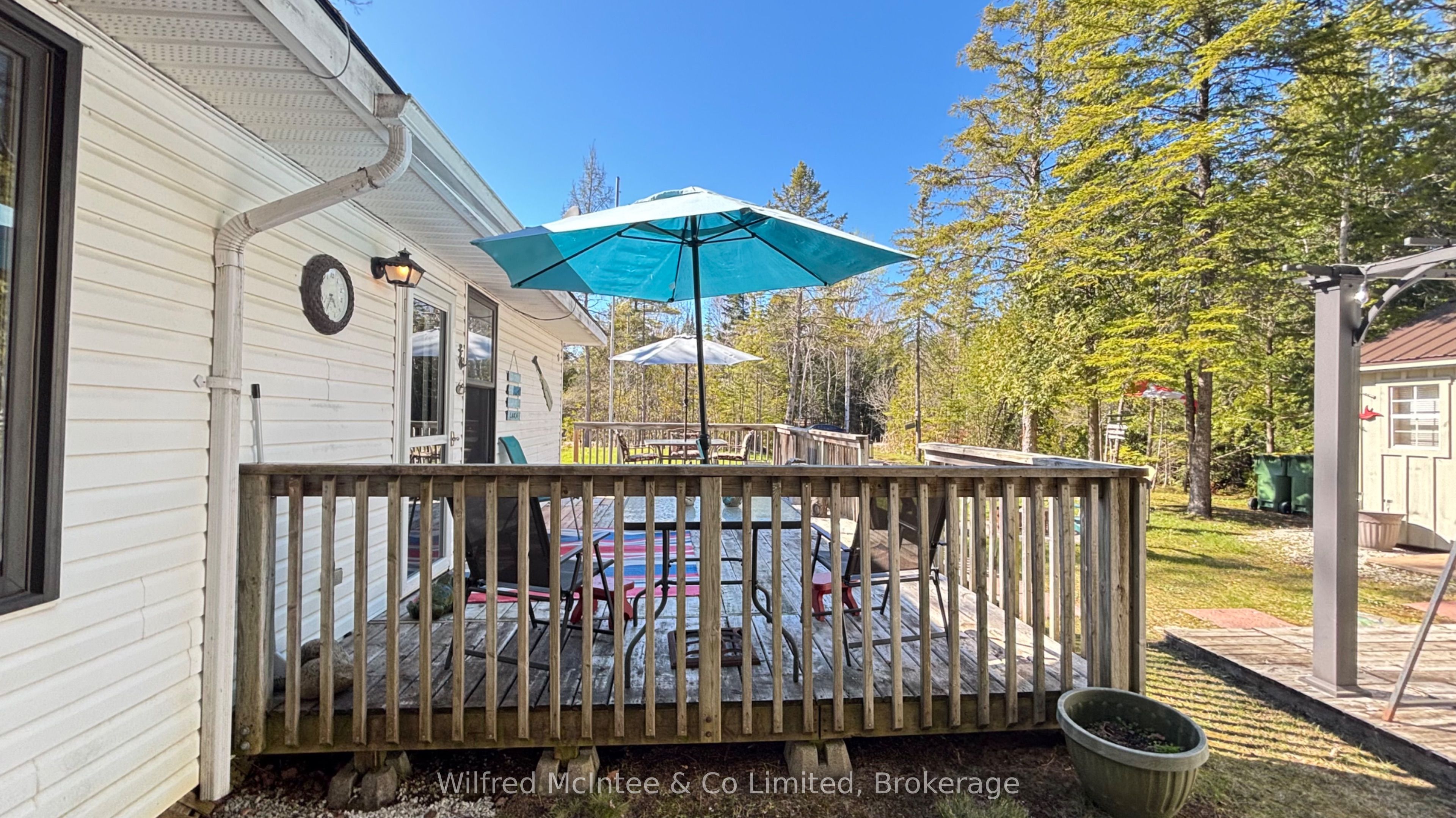 26 Thompson Avenue Property Photo 6