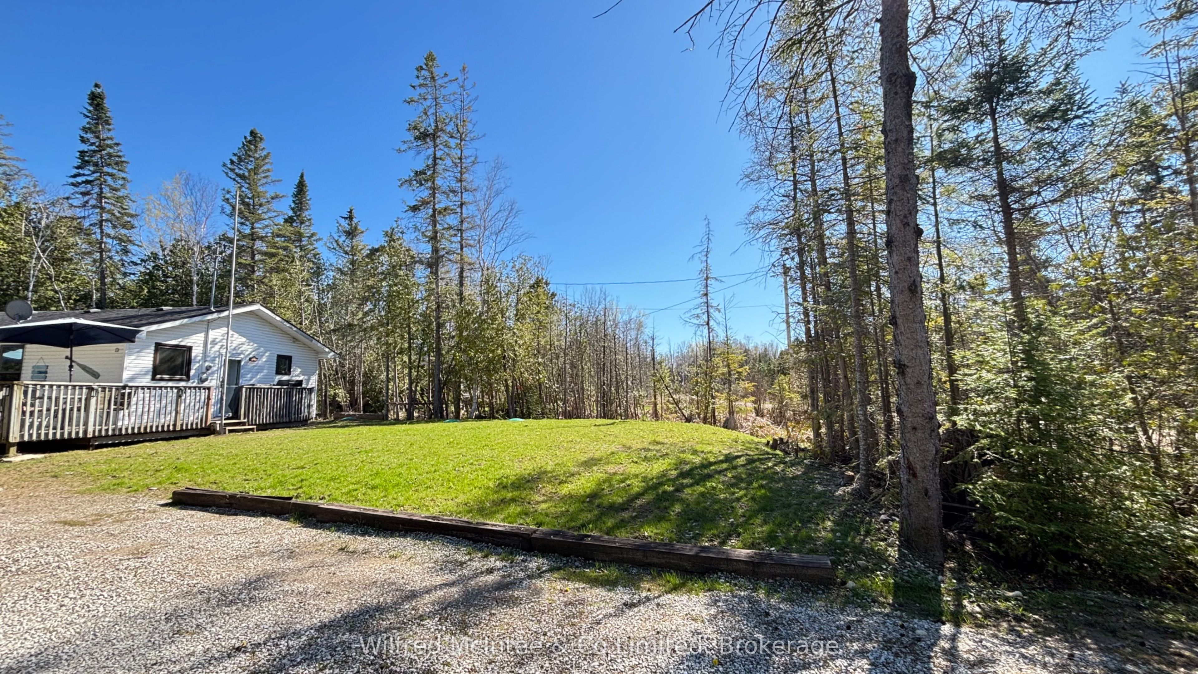 26 Thompson Avenue Property Photo 16