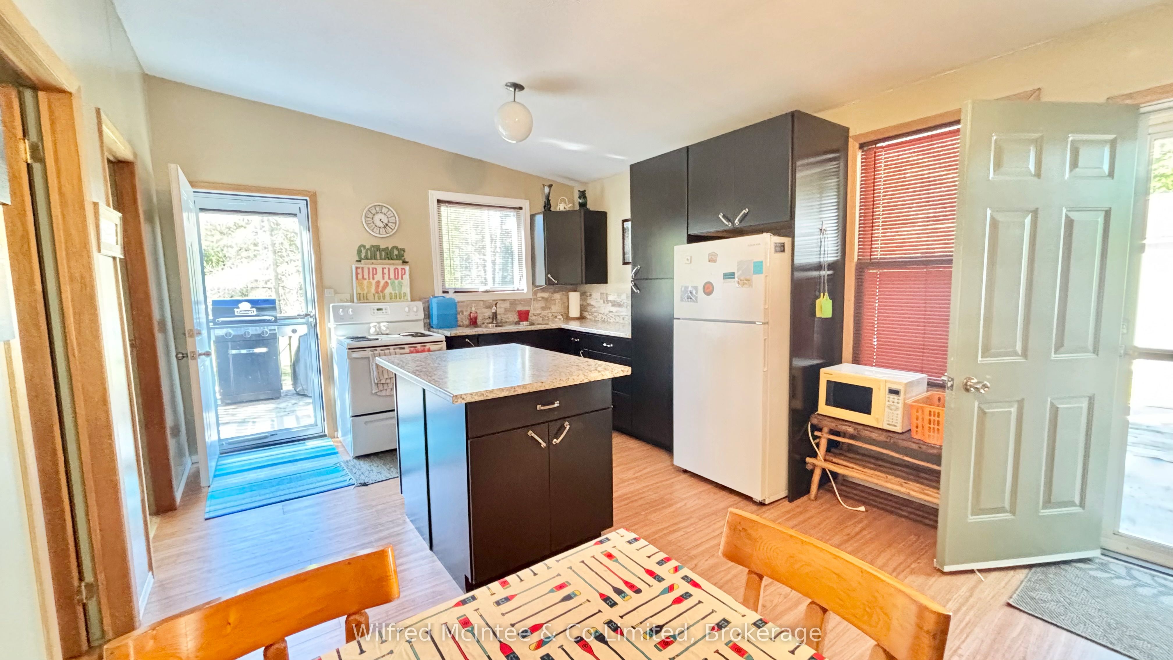 26 Thompson Avenue Property Photo 30