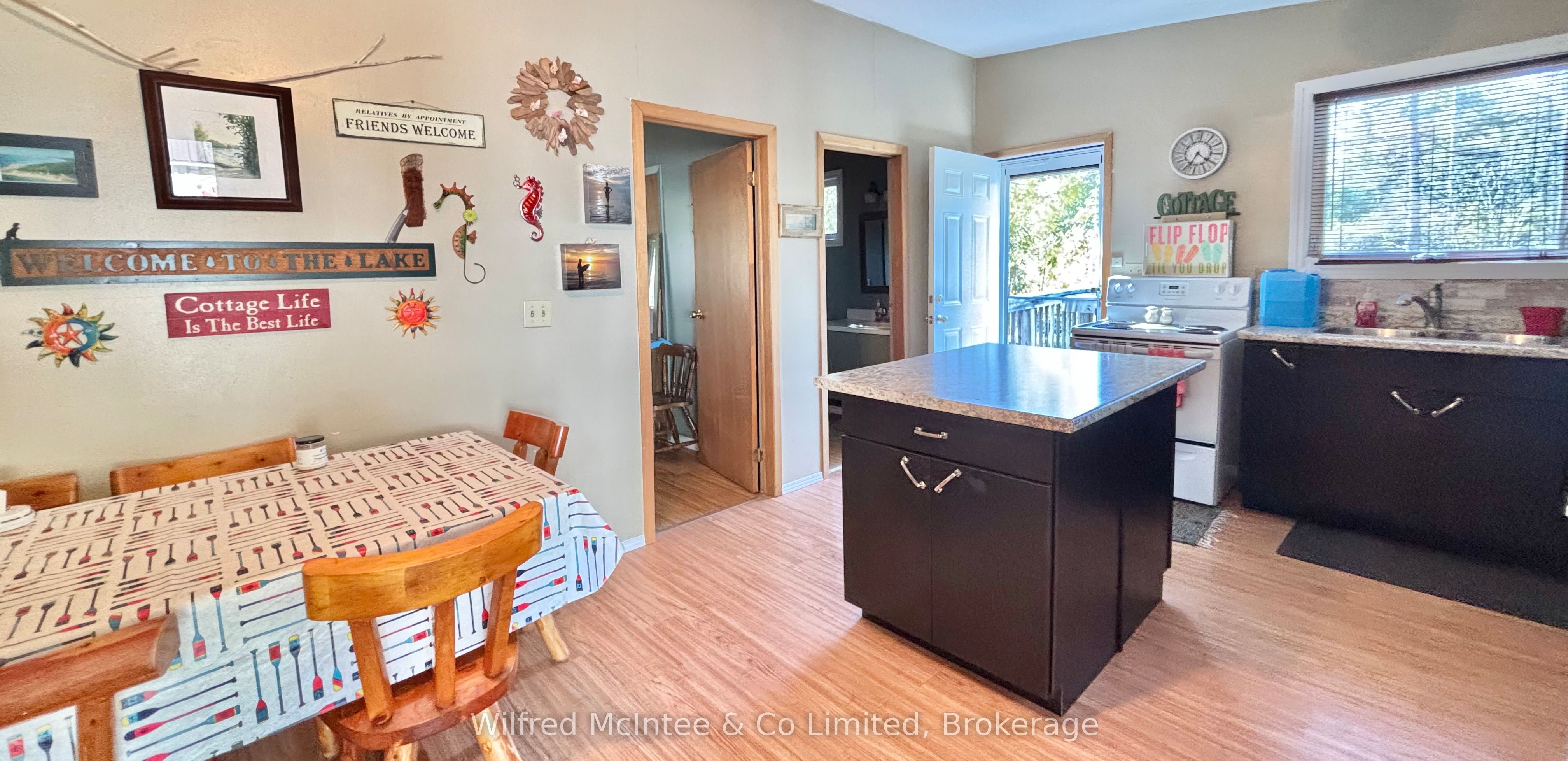 26 Thompson Avenue Property Photo 32
