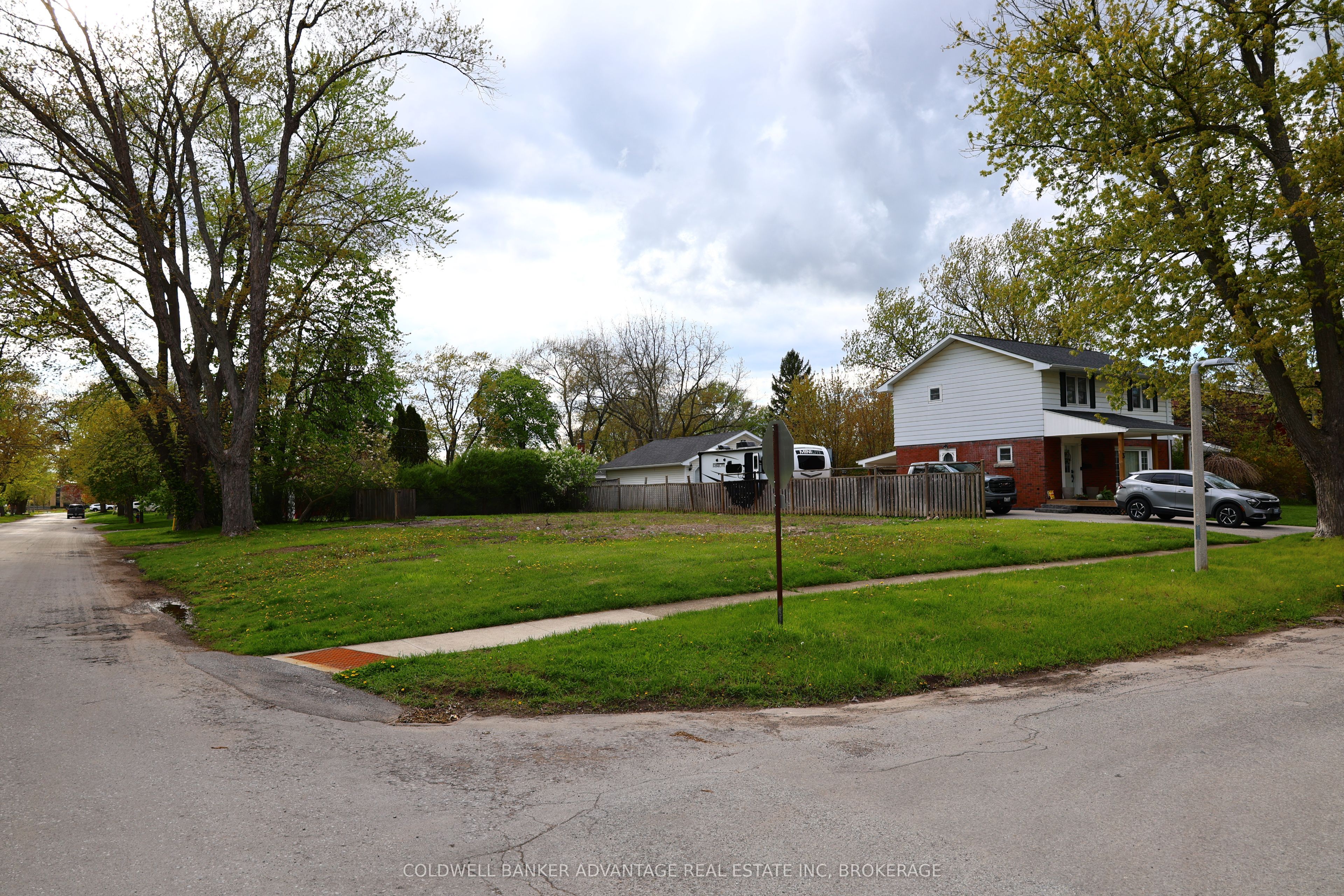 74 Summit Avenue Property Photo 2