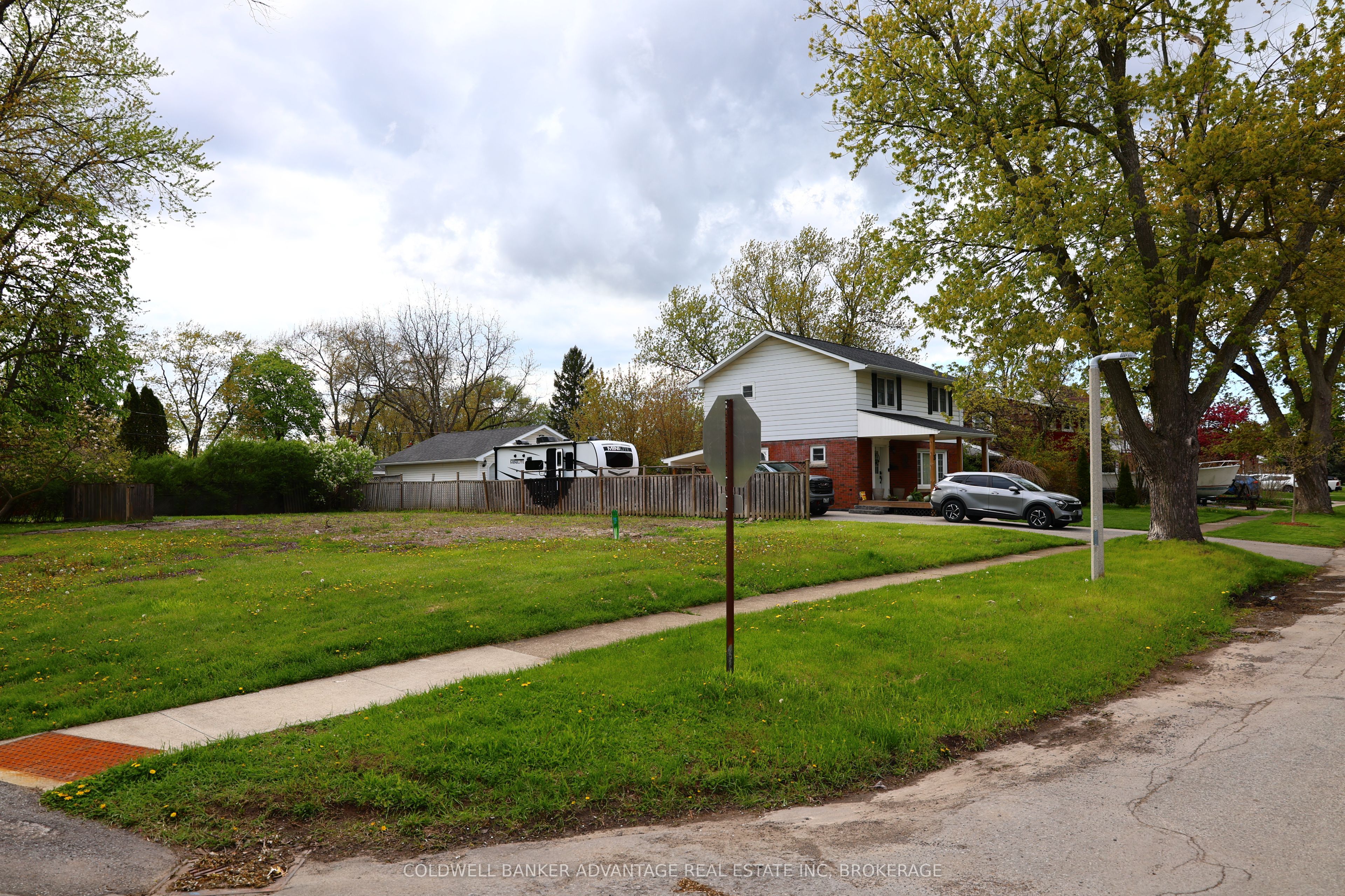 74 Summit Avenue Property Photo 3