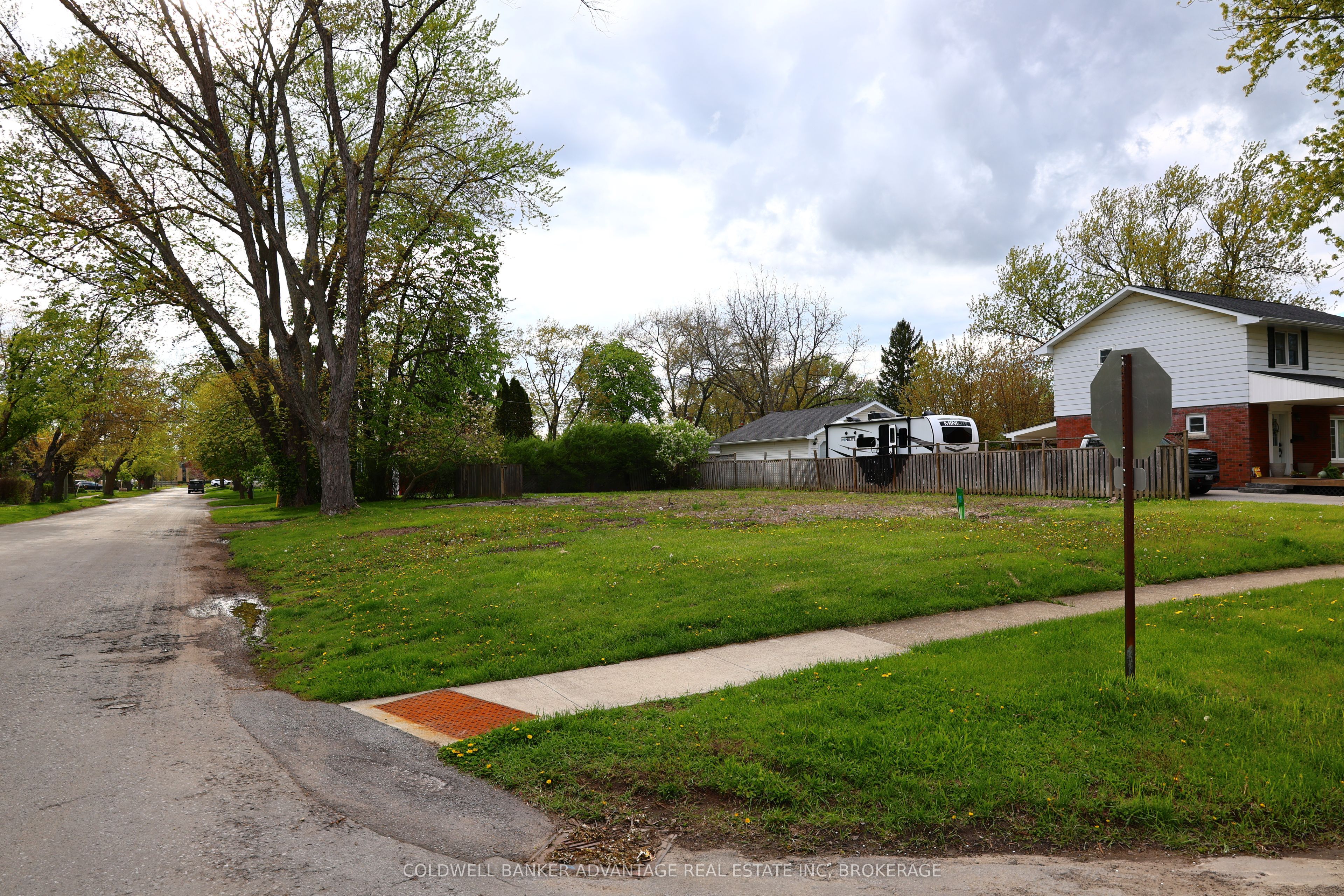 74 Summit Avenue Property Photo 4