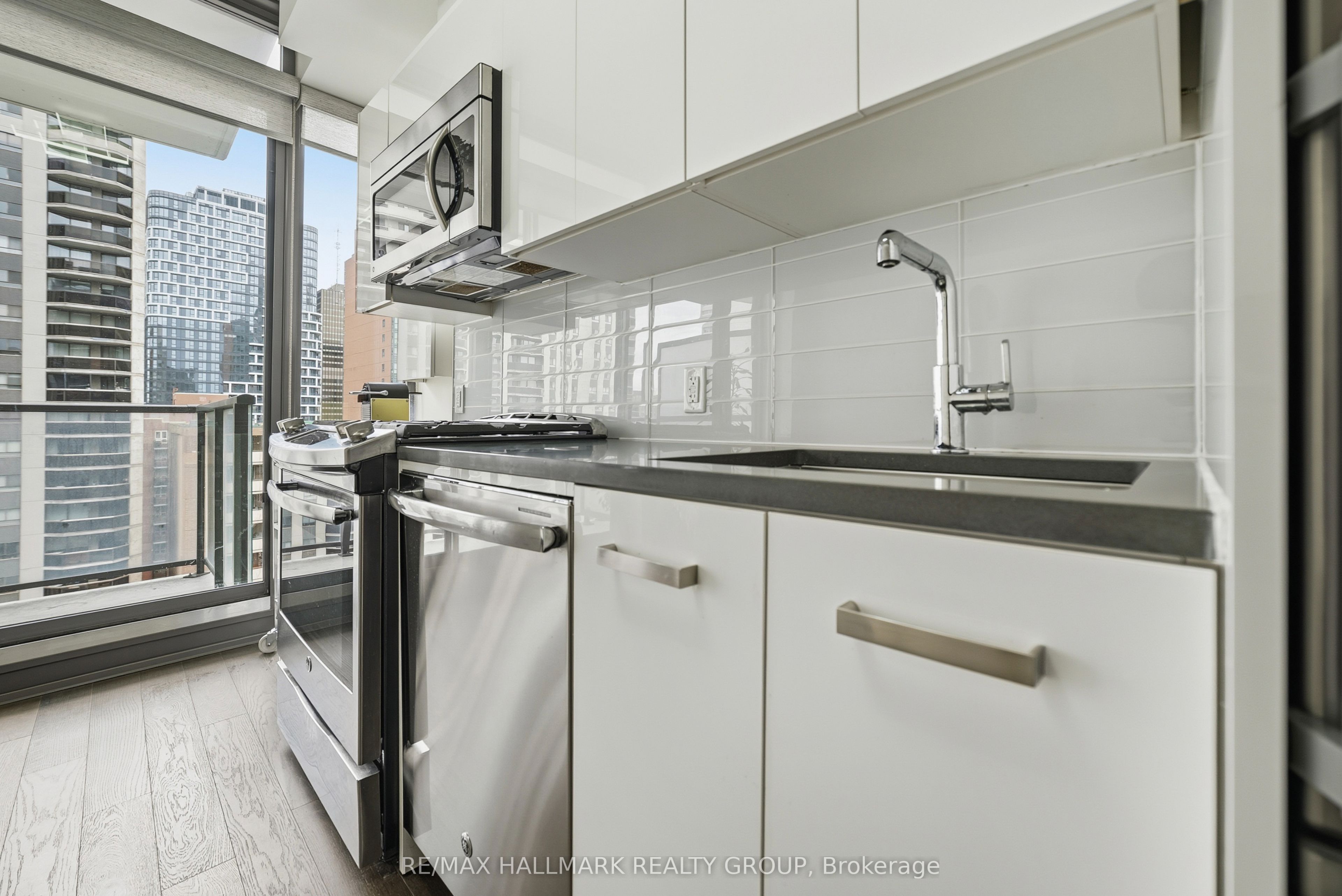 224 Lyon Street N 1009 Property Photo 5
