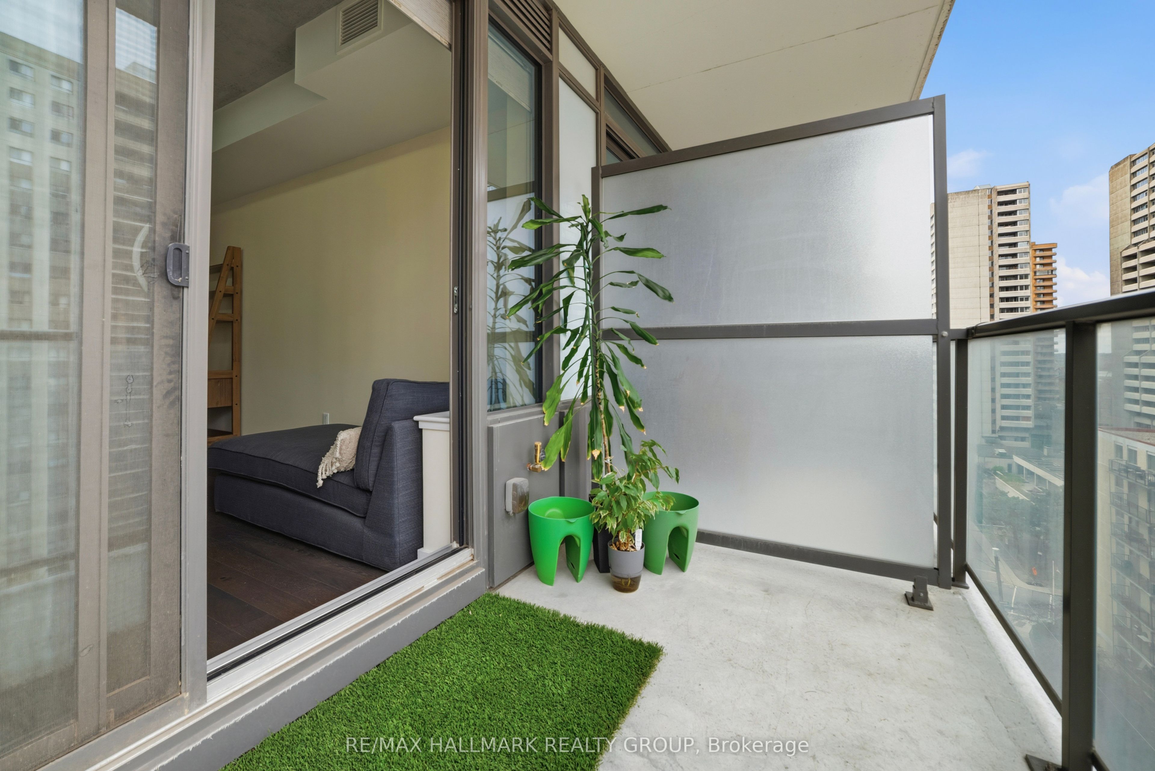 224 Lyon Street N 1009 Property Photo 8