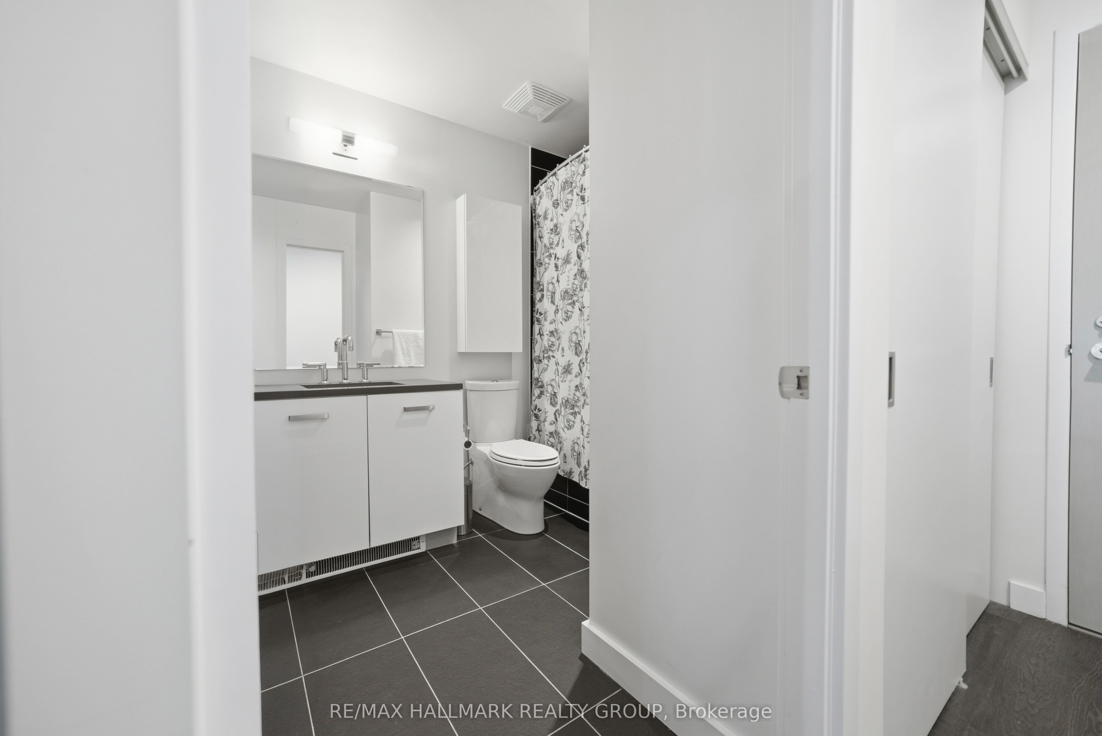 224 Lyon Street N 1009 Property Photo 11