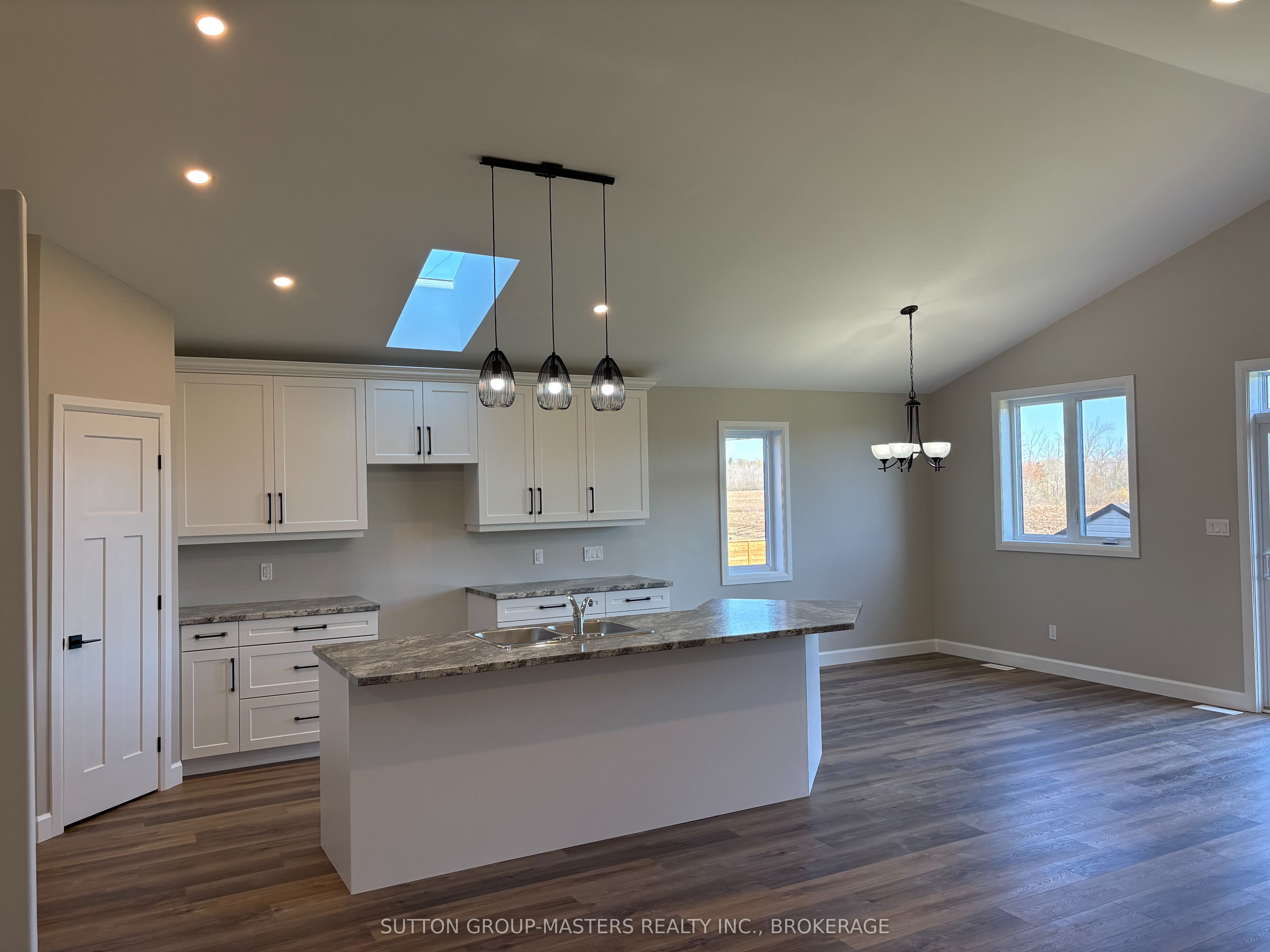 812 Windermere Drive Property Photo 6