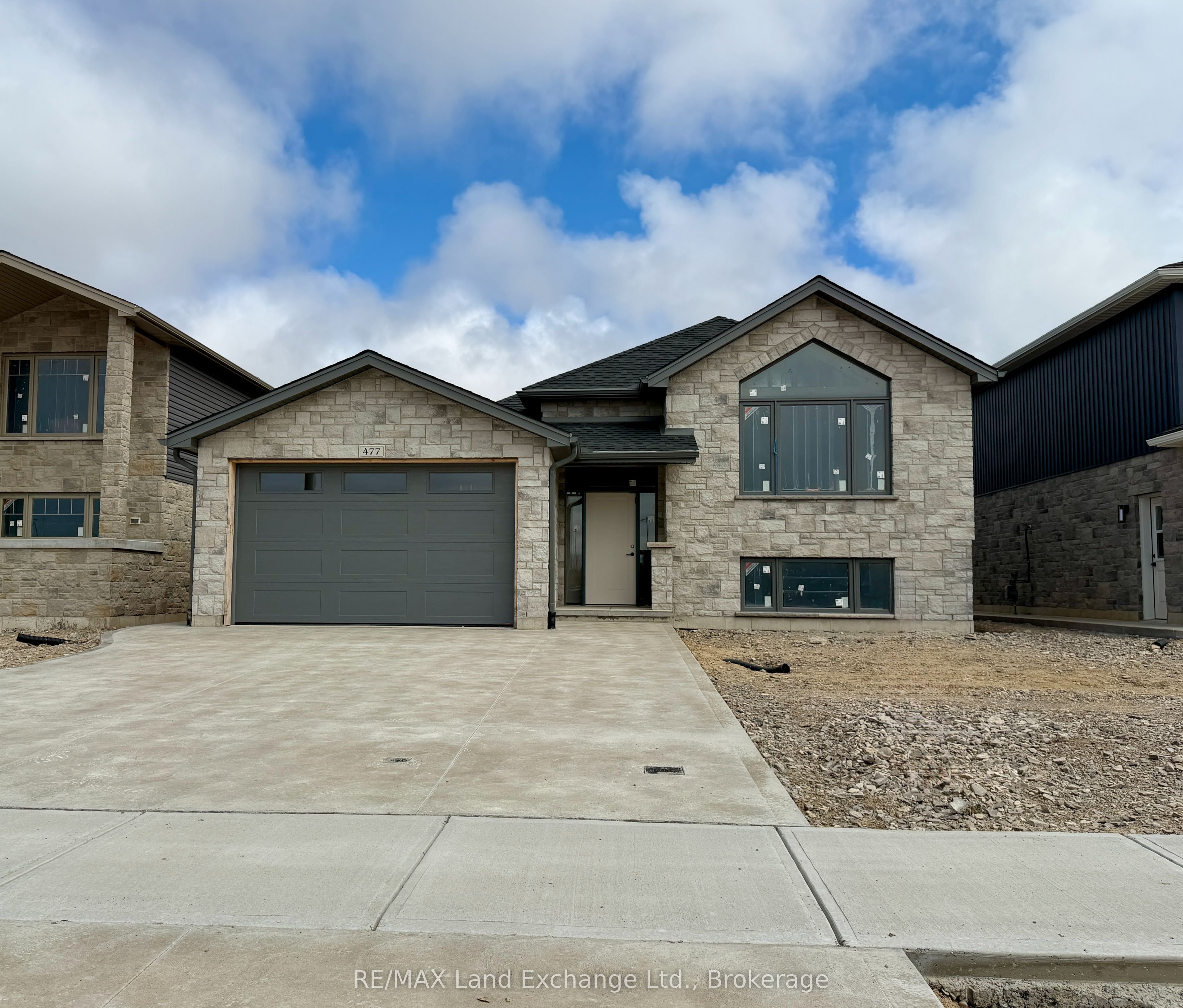 477 Northport Drive Property Photo 1