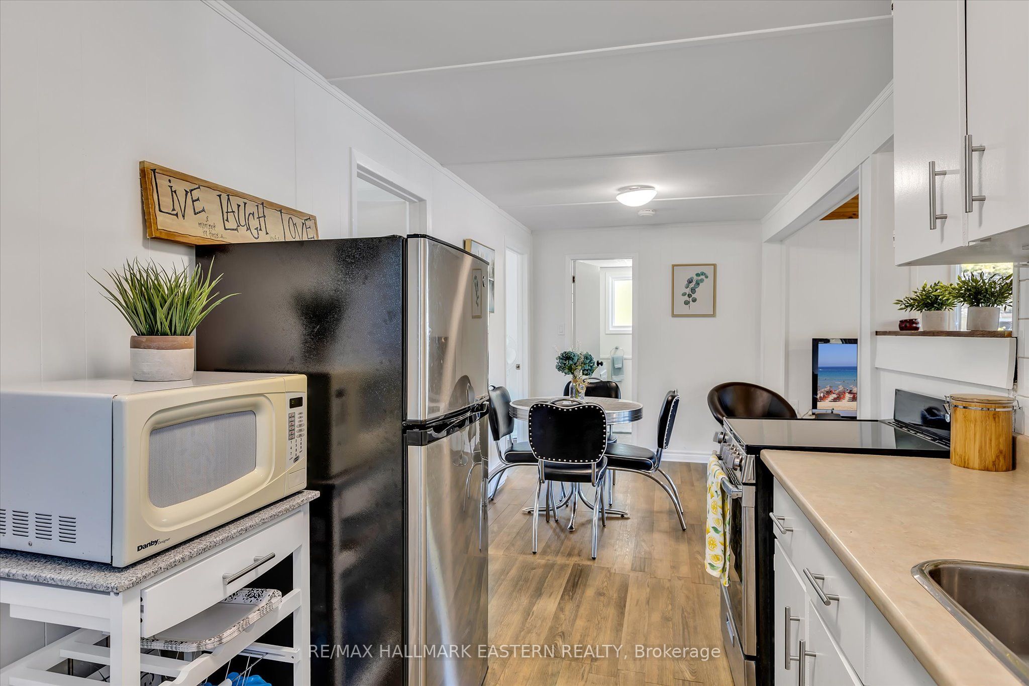 1810 Hull Road Property Photo 6