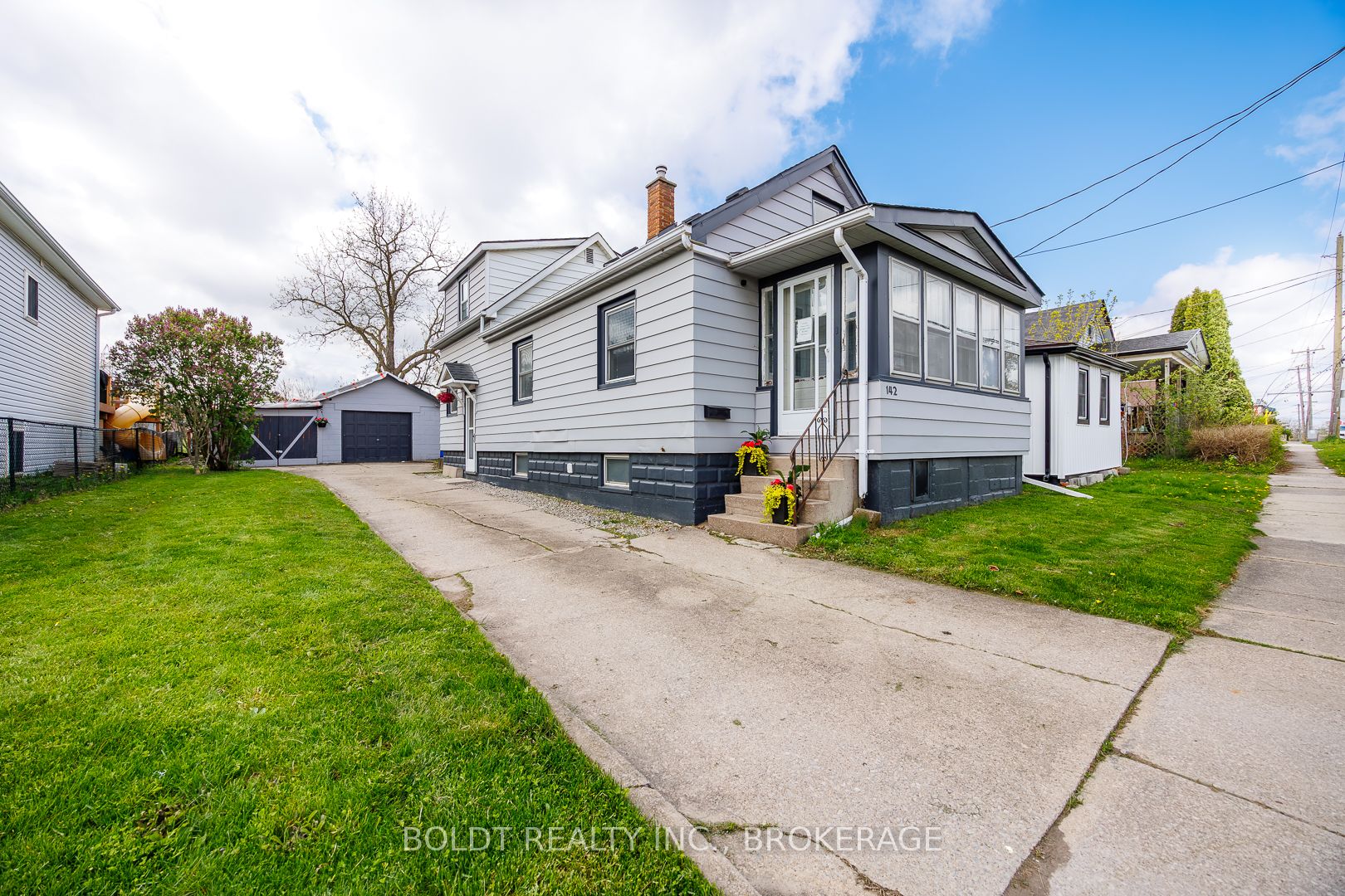 142 Clara Street Property Photo 1