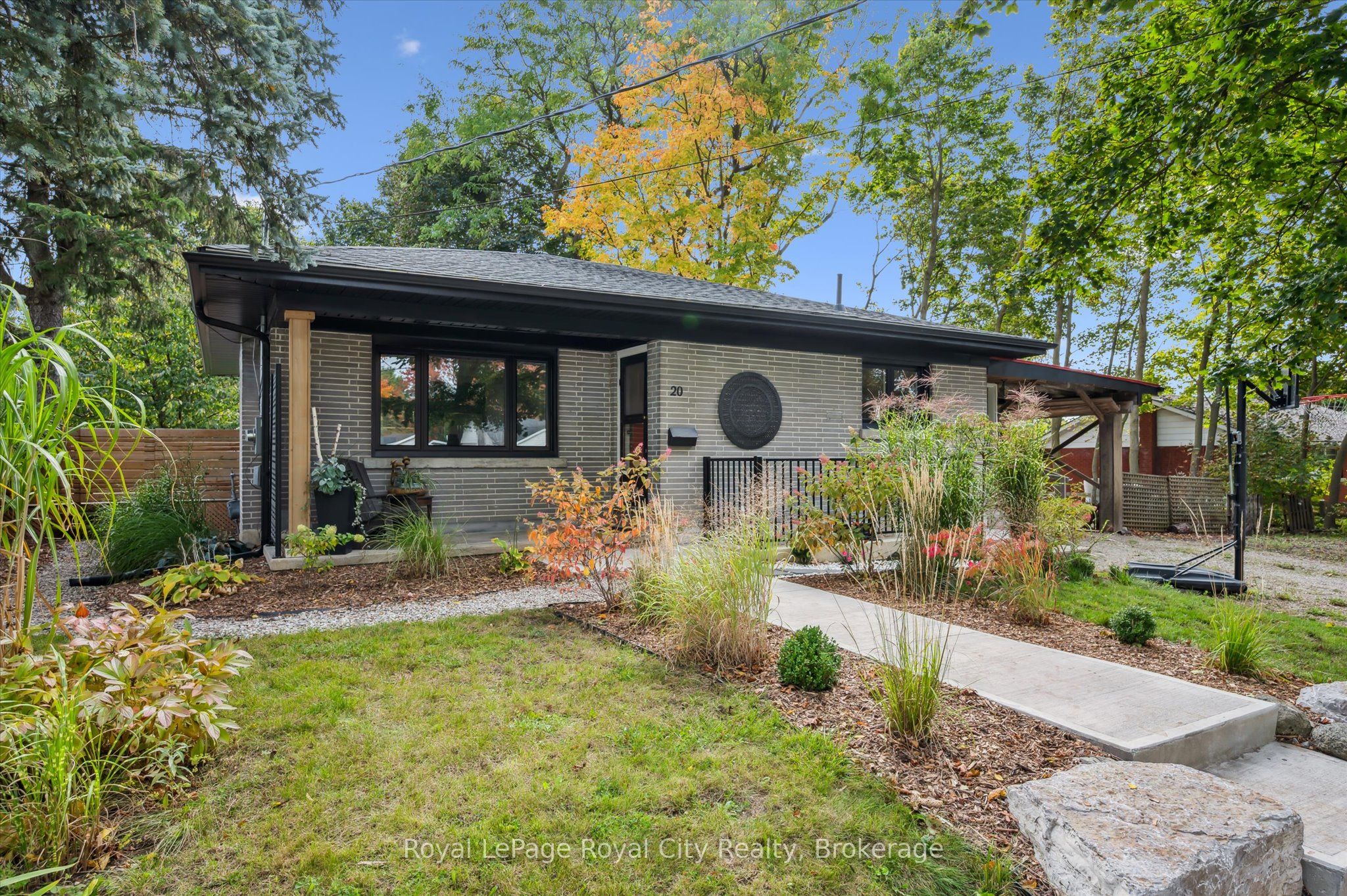 20 Highview Place Property Photo 4